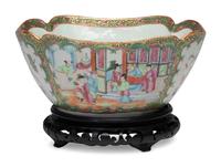 Nine Chinese Export Porcelain Famille Rose and Rose Medallion Articles