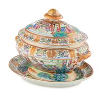 A Chinese Export Porcelain Tureen and Underplate