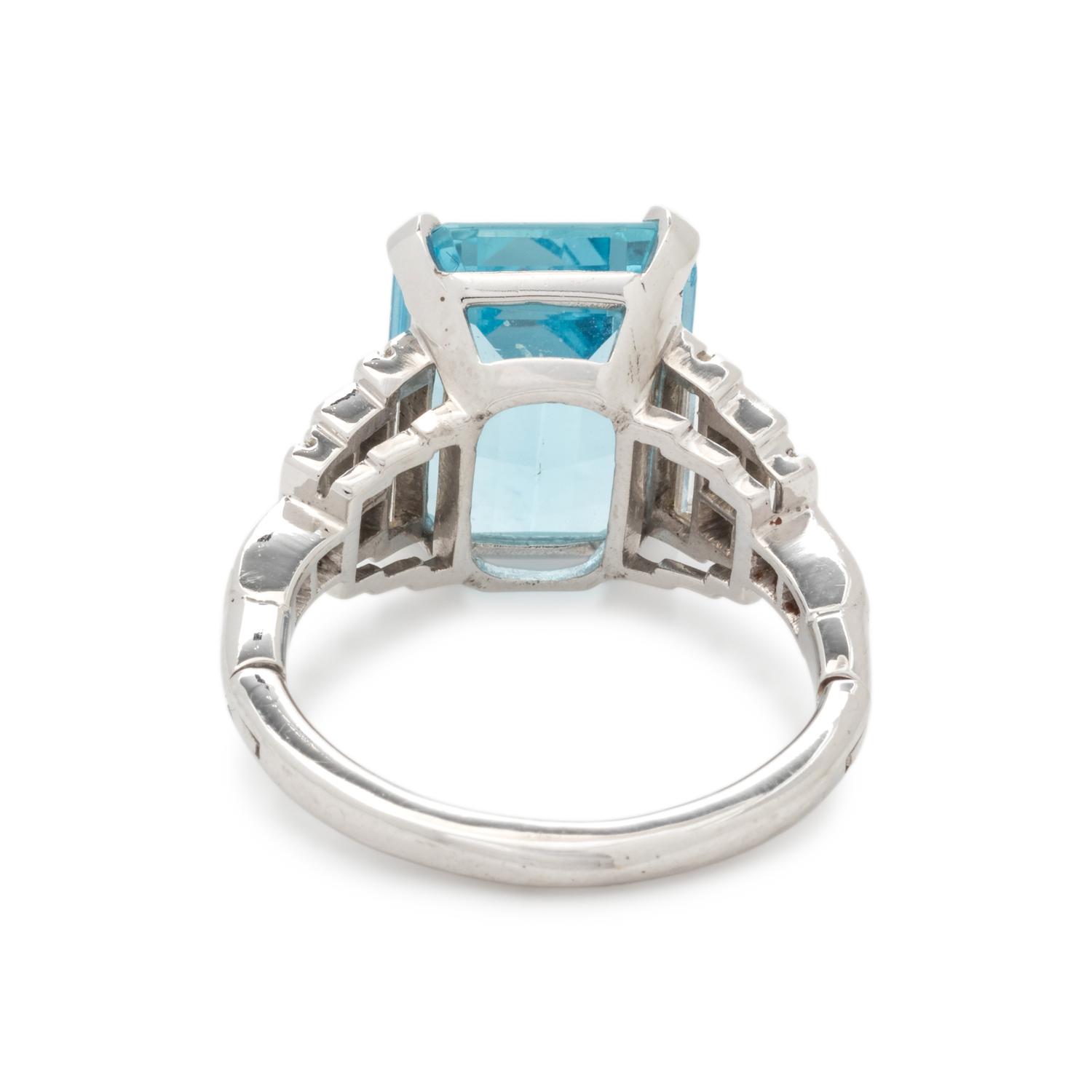 AQUAMARINE AND DIAMOND RING