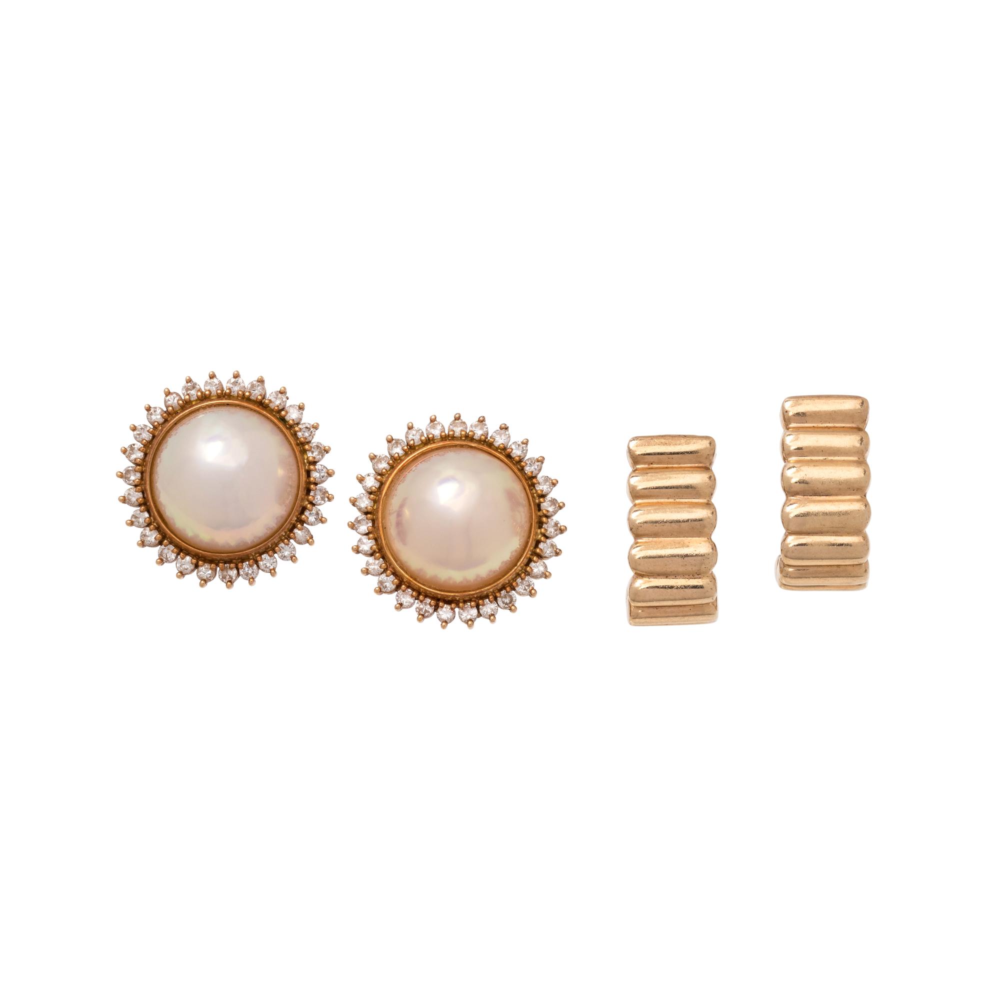 COLLECTION OF YELLOW GOLD EARRINGS