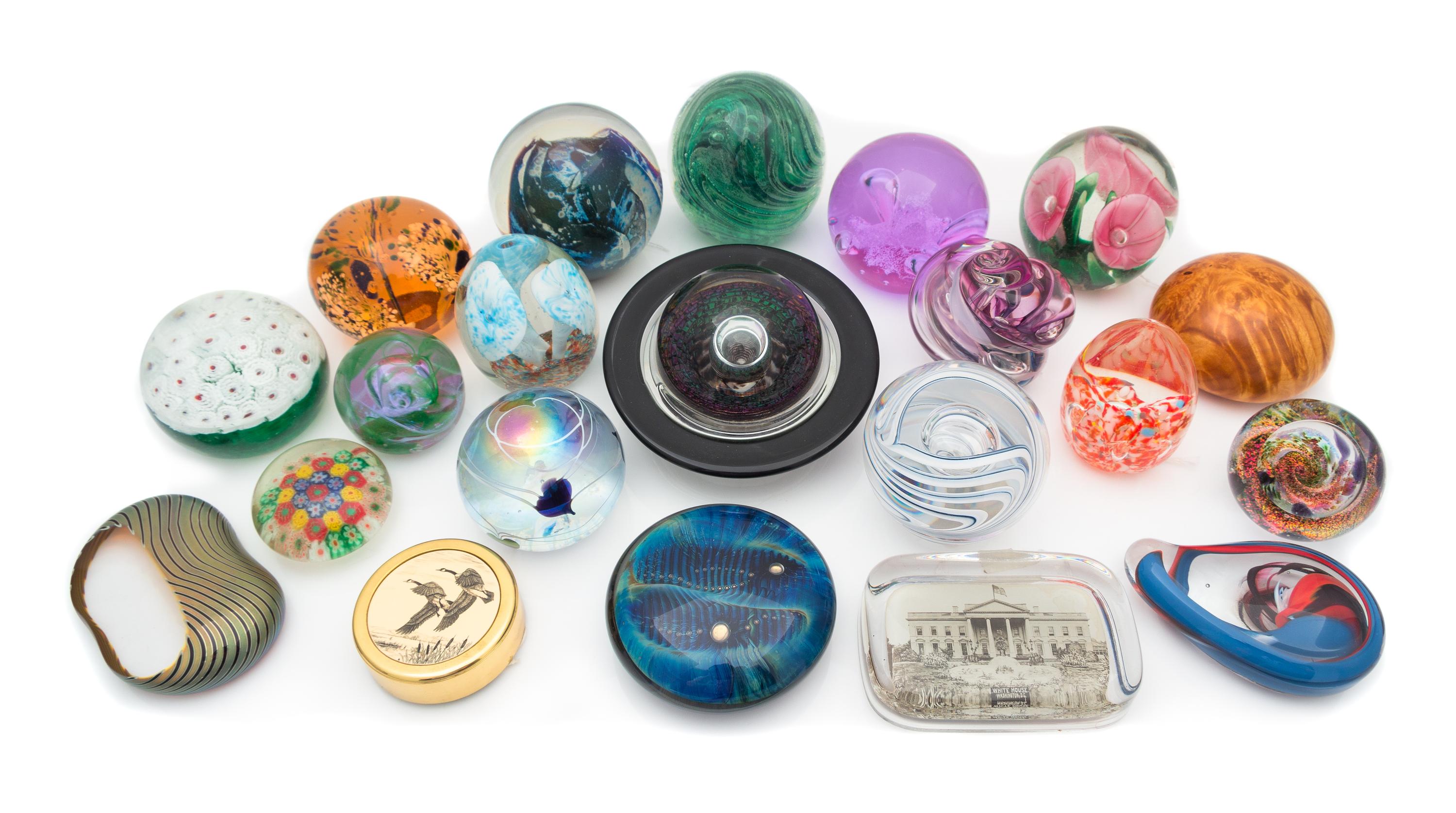 A Collection of 21 Paperweights, Various Makers