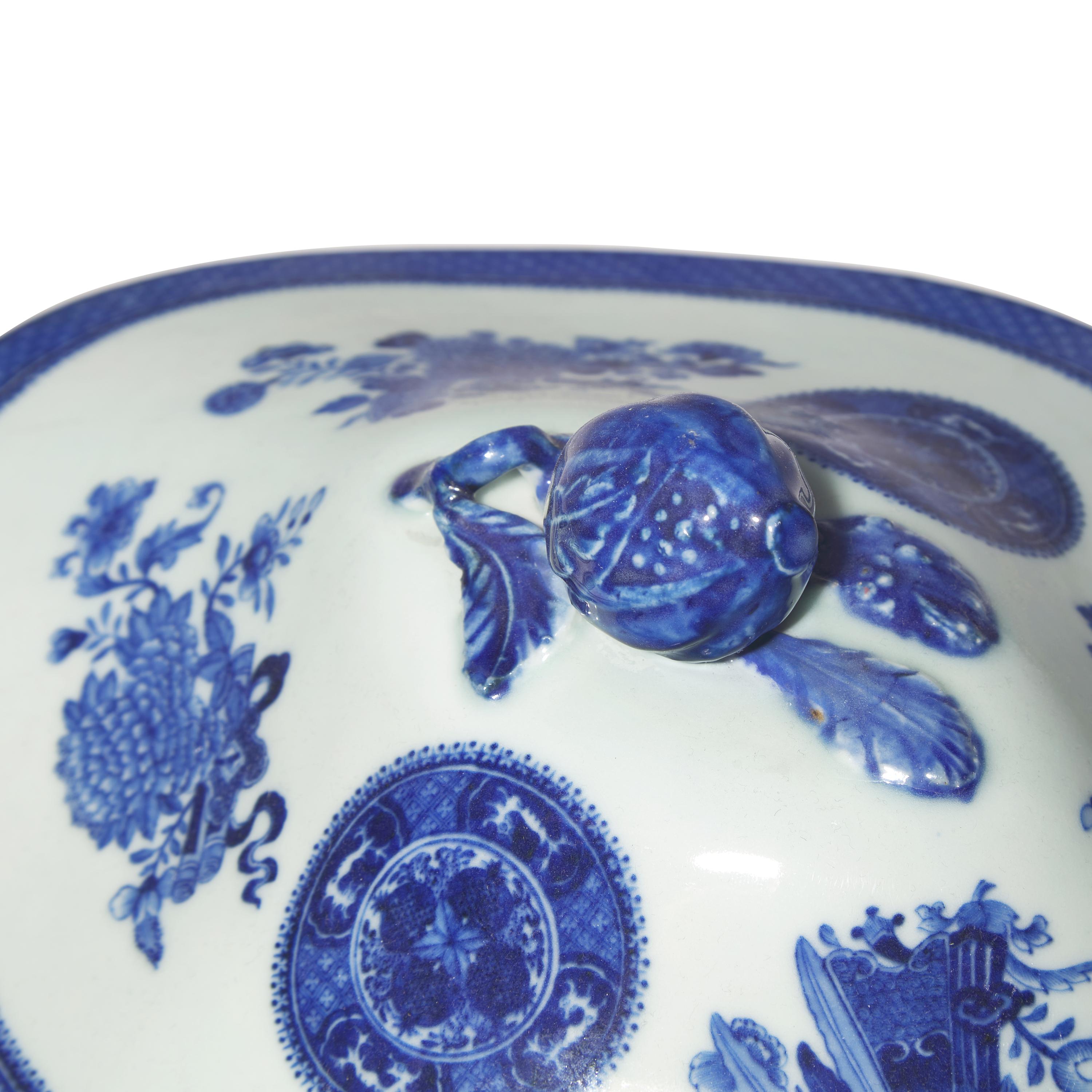 A Chinese Export Porcelain Blue Fitzhugh Covered Tureen and Stand