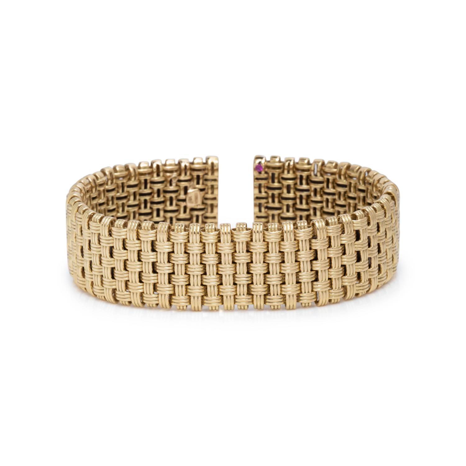 ROBERTO COIN, YELLOW GOLD AND DIAMOND 'APPASSIONATA' CUFF BRACELET