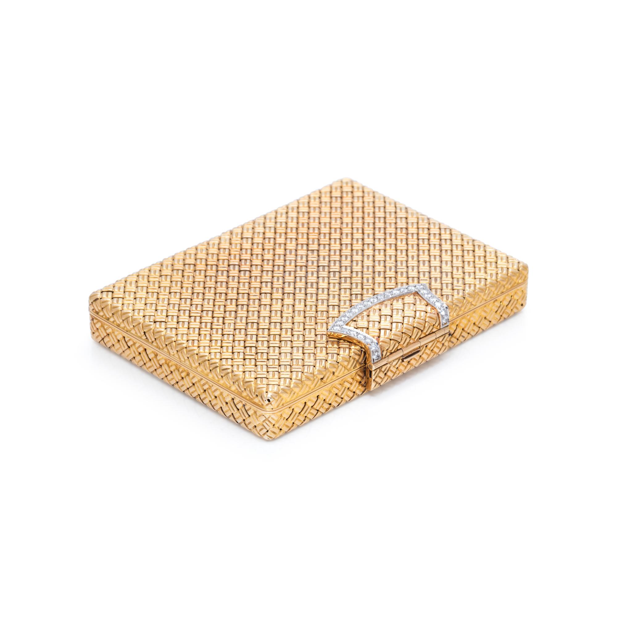 VAN CLEEF & ARPELS, YELLOW GOLD AND DIAMOND COMPACT