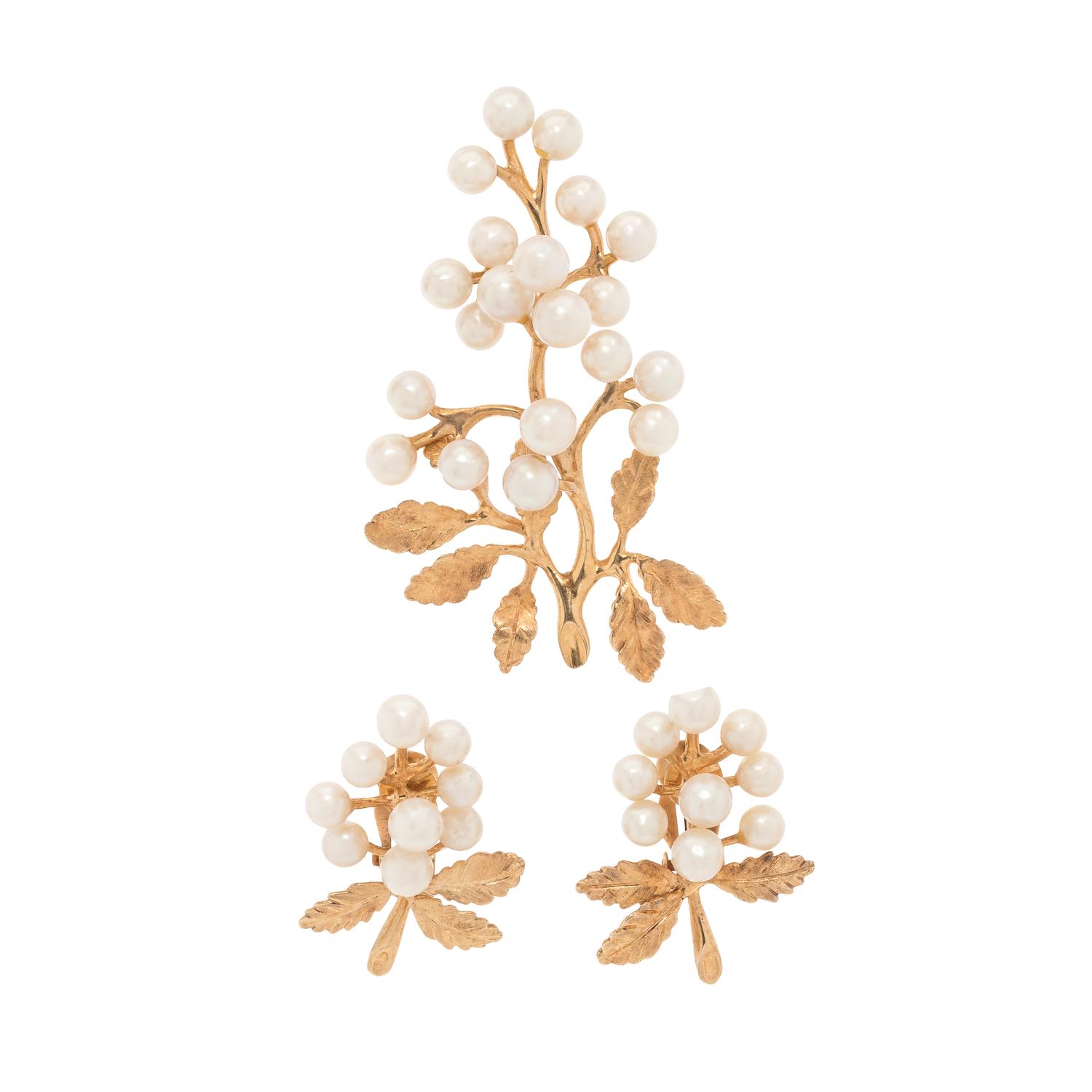 YELLOW GOLD AND CULTURED PEARL GRAPE MOTIF SET