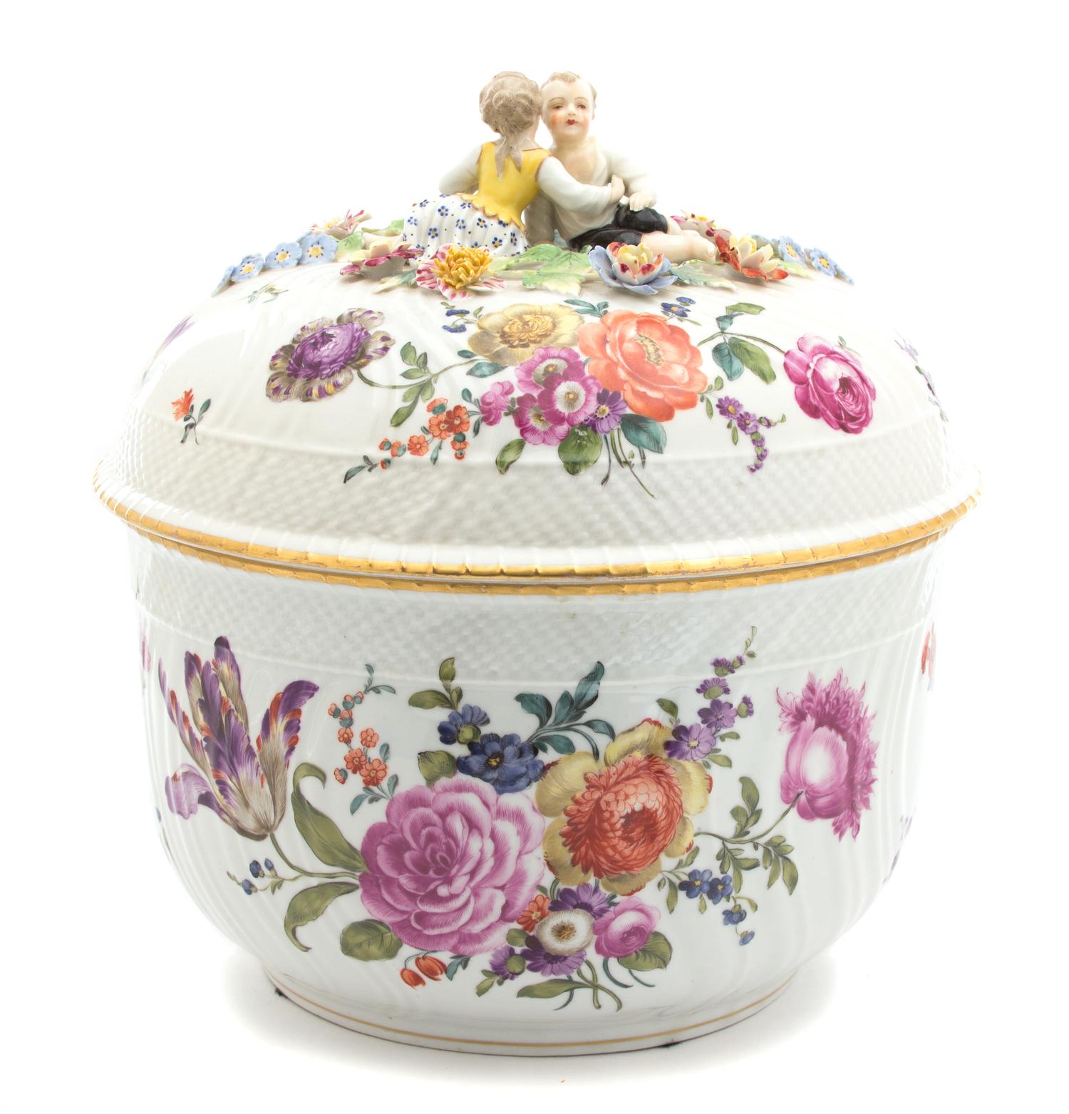 A Ludwigsburg Hard Paste Porcelain Lidded Tureen Height 16 x diameter 11 1/2 inches. — LATE 18TH/EARLY 19TH CENTURY