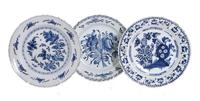 Five Blue and White Decorative Stoneware Platters Diameter 15 1/2 inches (largest)