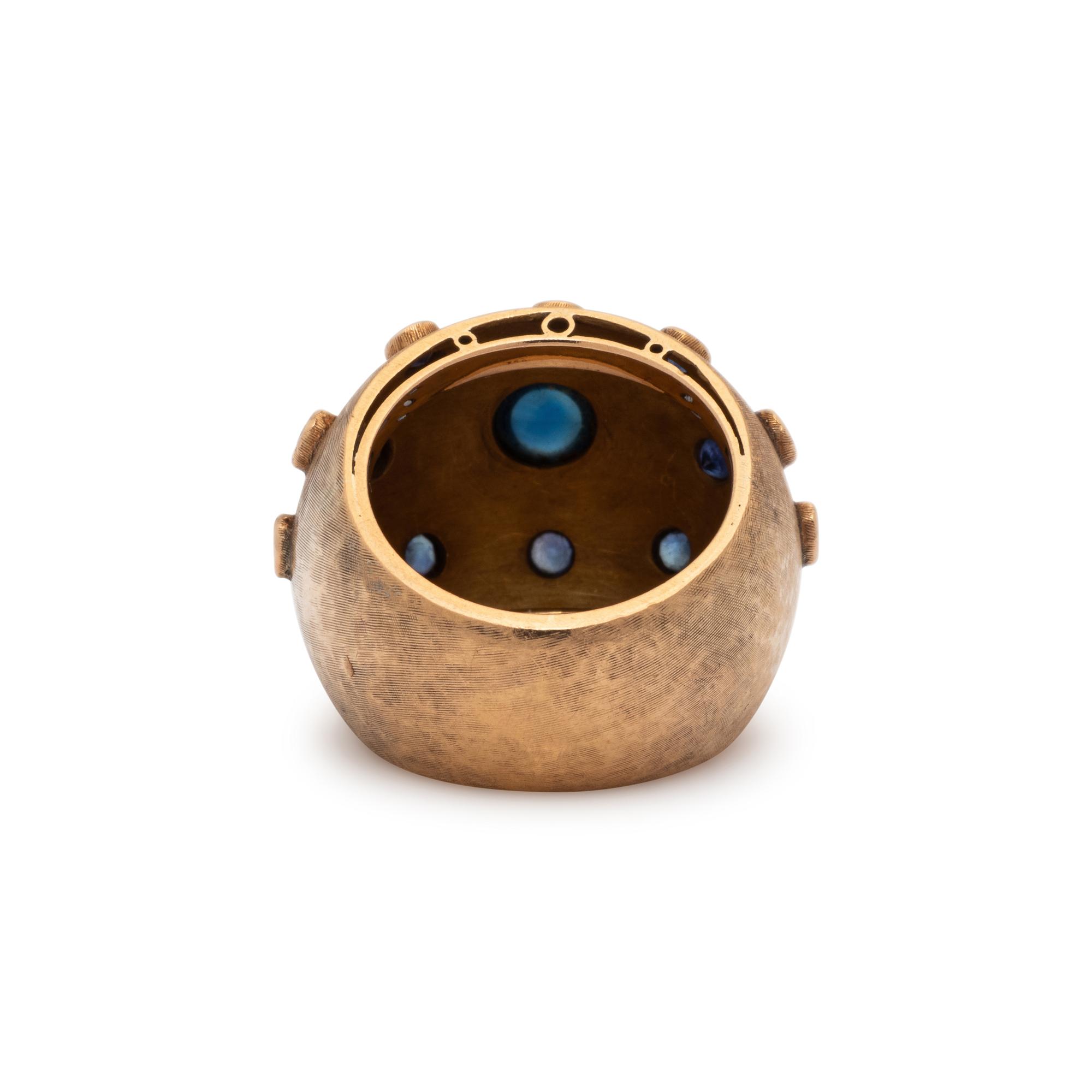 YELLOW GOLD AND SAPPHIRE RING