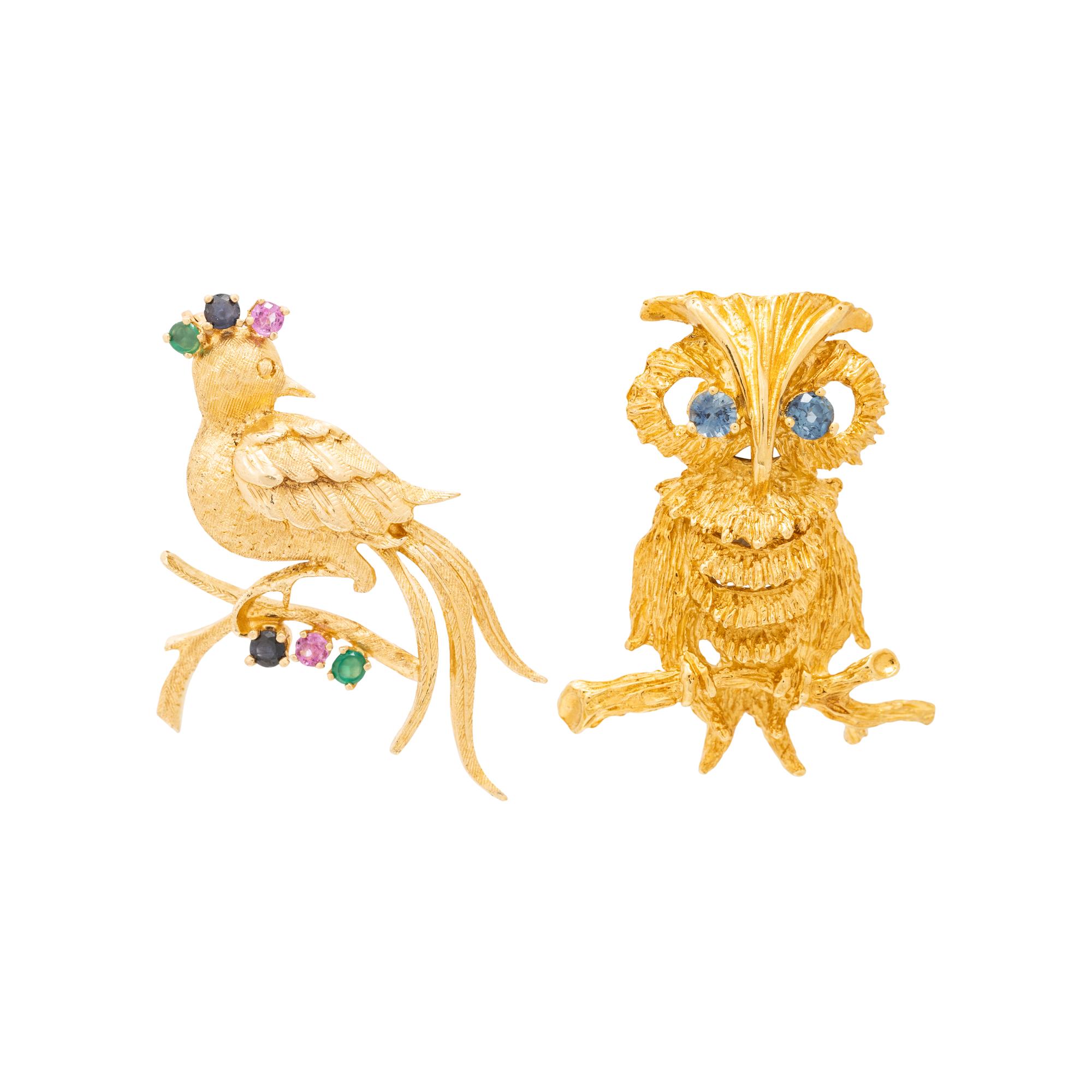 COLLECTION OF YELLOW GOLD AND MULTIGEM BIRD PINS