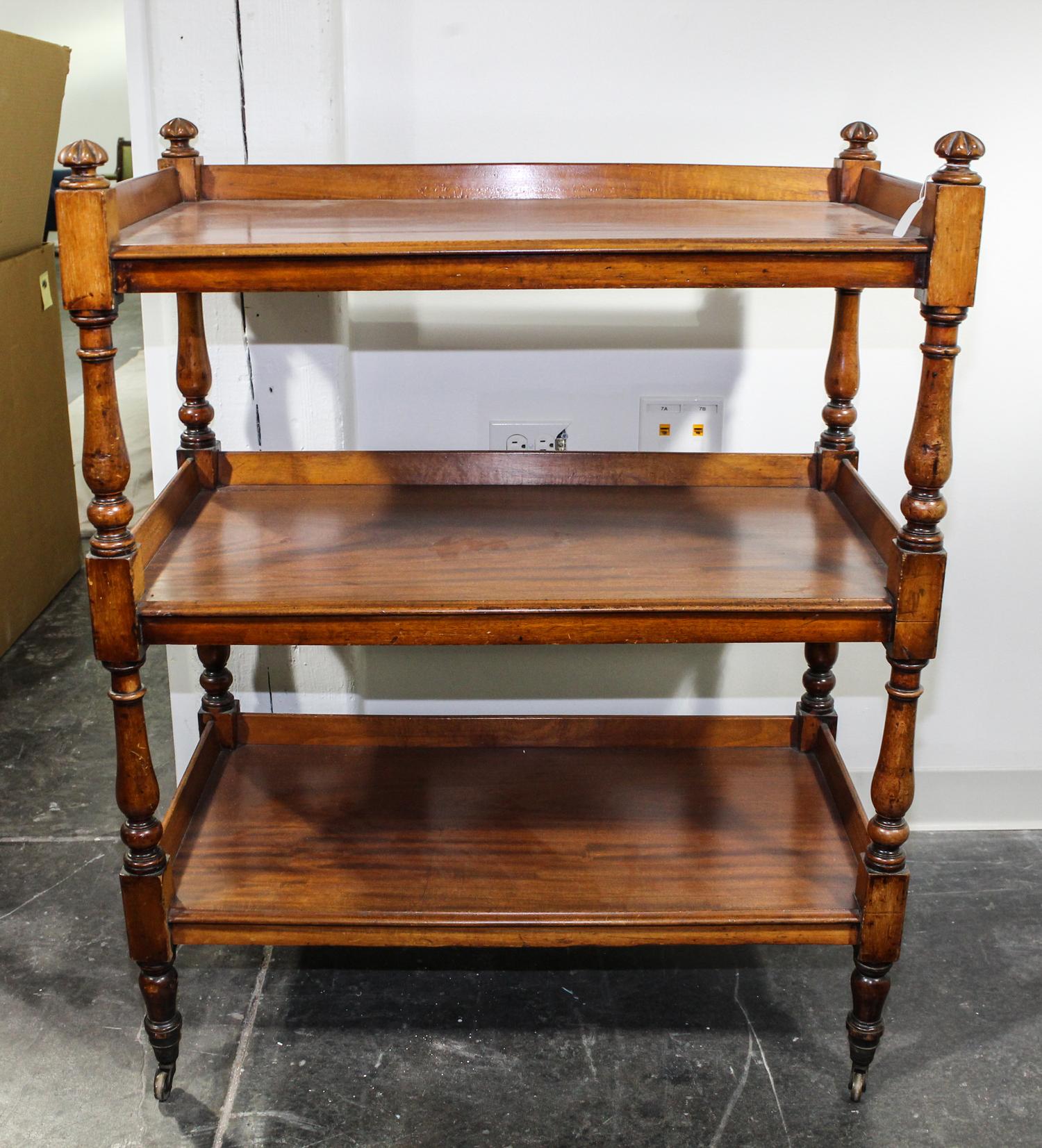 An English Mahogany Server Height 41 1/2 x width 35 1/2 x depth 17 1/4 inches. — 19TH/20TH CENTURY