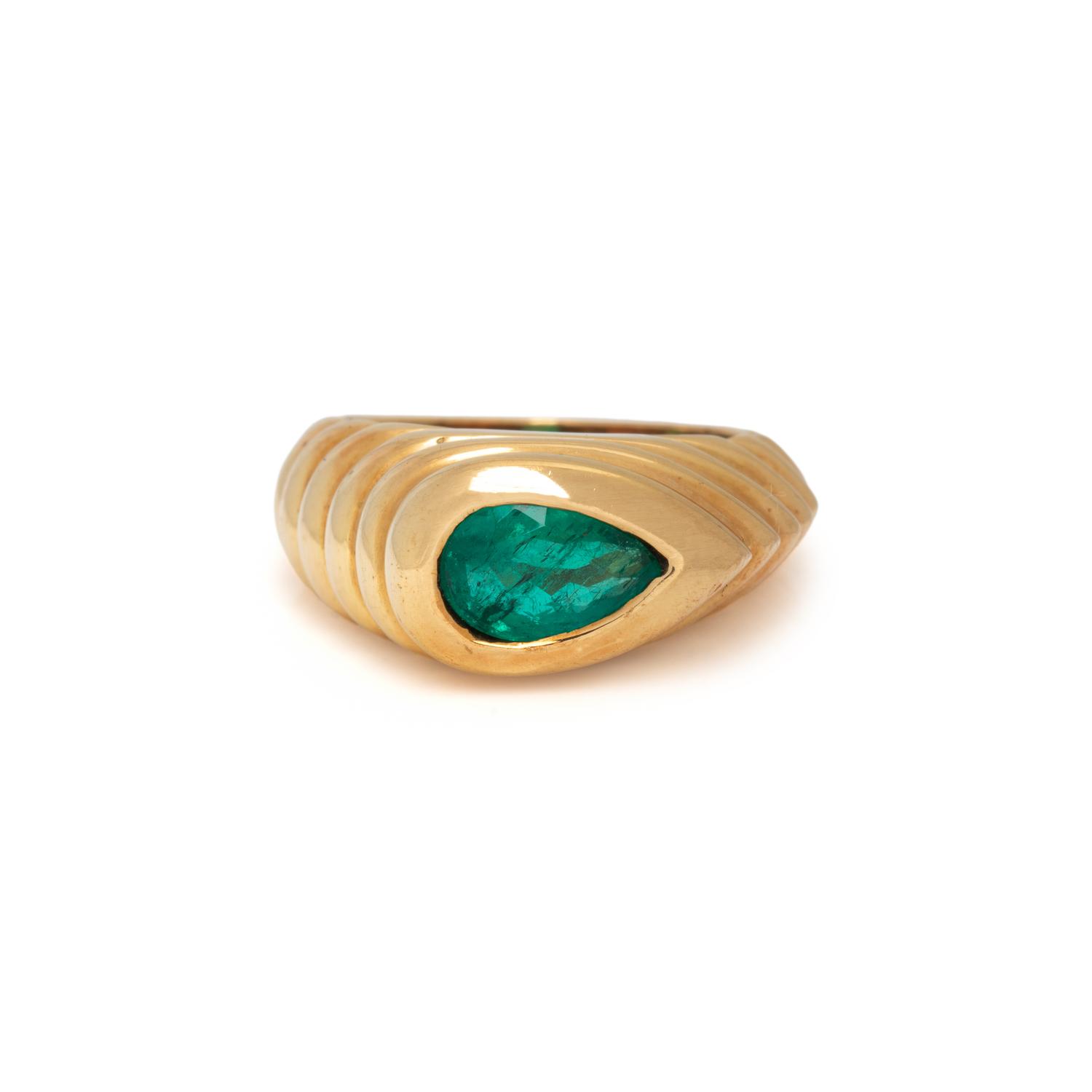 NIVA, PAIR OF SAPPHIRE AND EMERALD RINGS