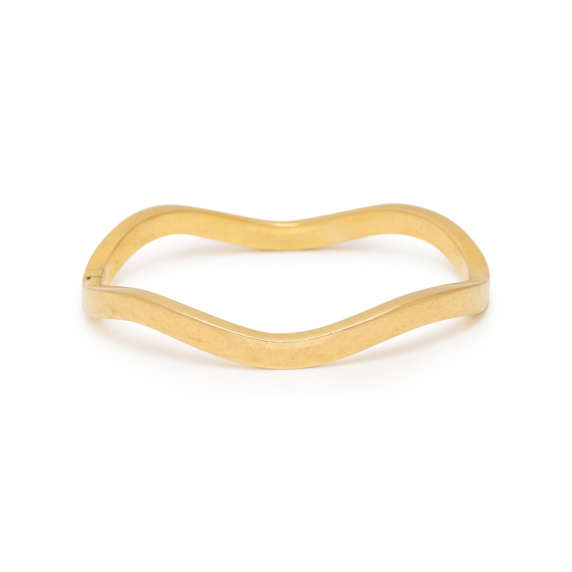 TIFFANY & CO., YELLOW GOLD BANGLE BRACELET