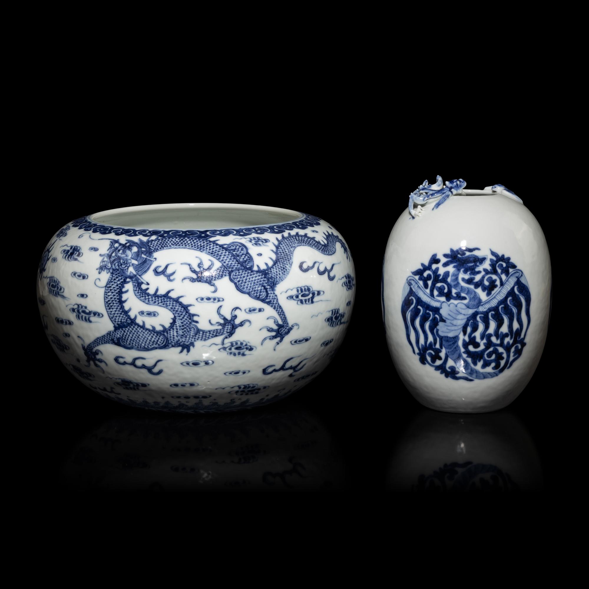 Two Chinese Blue and White Porcelain Globular Brush Washers, 20th Century — 近代 青花龍鳳紋水盂兩件