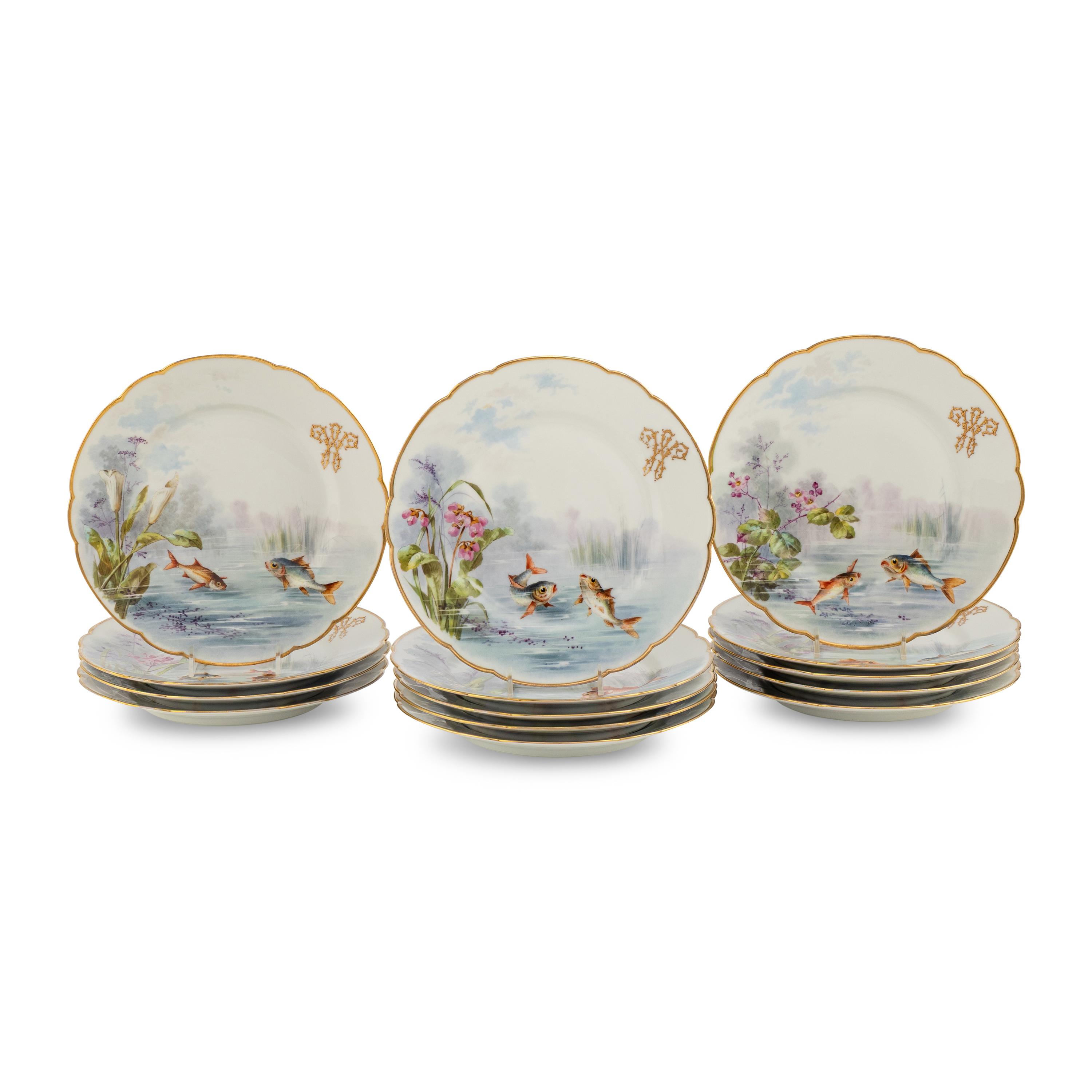 A Set of Fourteen Paris Porcelain Cabinet Plates