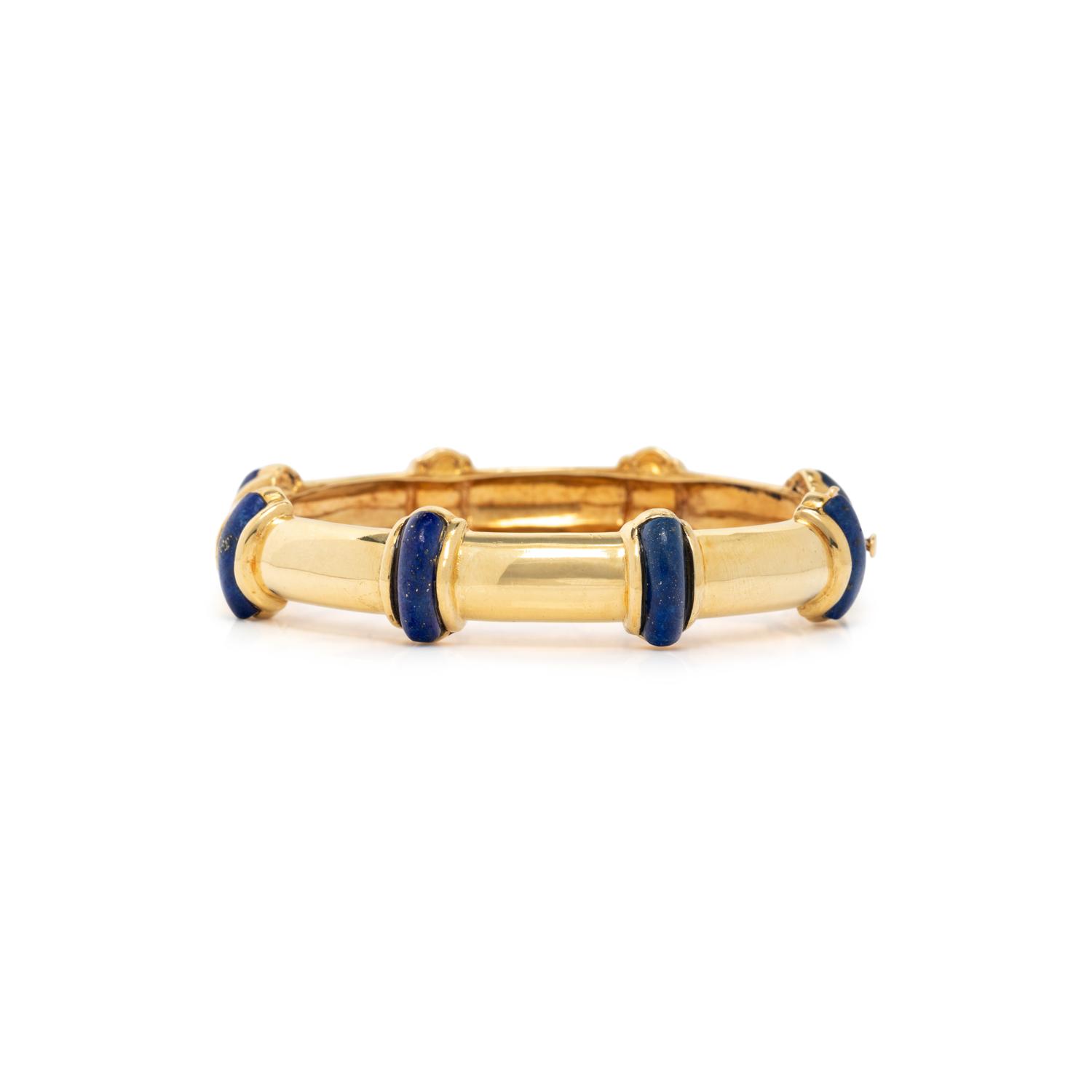TIFFANY & CO., YELLOW GOLD AND LAPIS LAZULI BANGLE BRACELET
