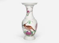 A large Chinese famille rose-decorated "Bird and Flowers" vase 粉彩花鳥瓶