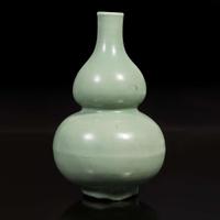 A Chinese Longquan celadon double-gourd vase 龍泉青瓷葫蘆瓶 Ming dynasty or later ????
