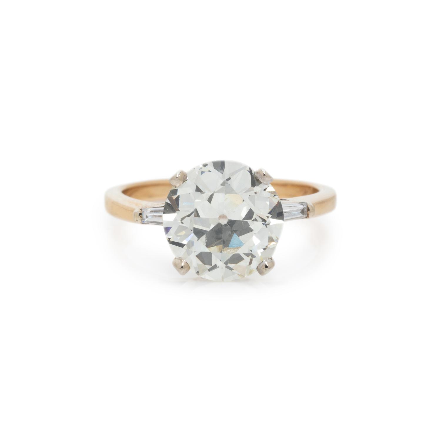 DIAMOND RING