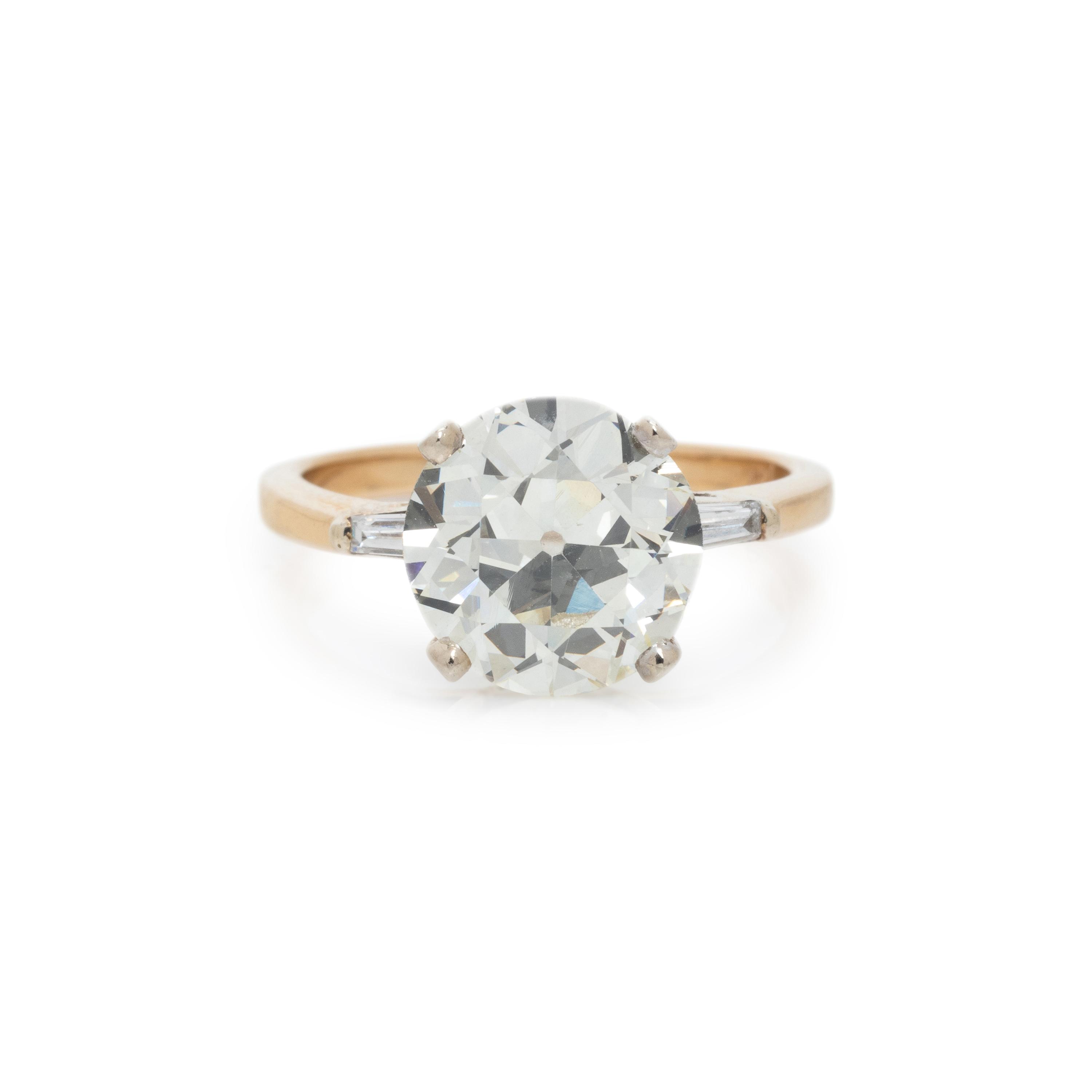 DIAMOND RING