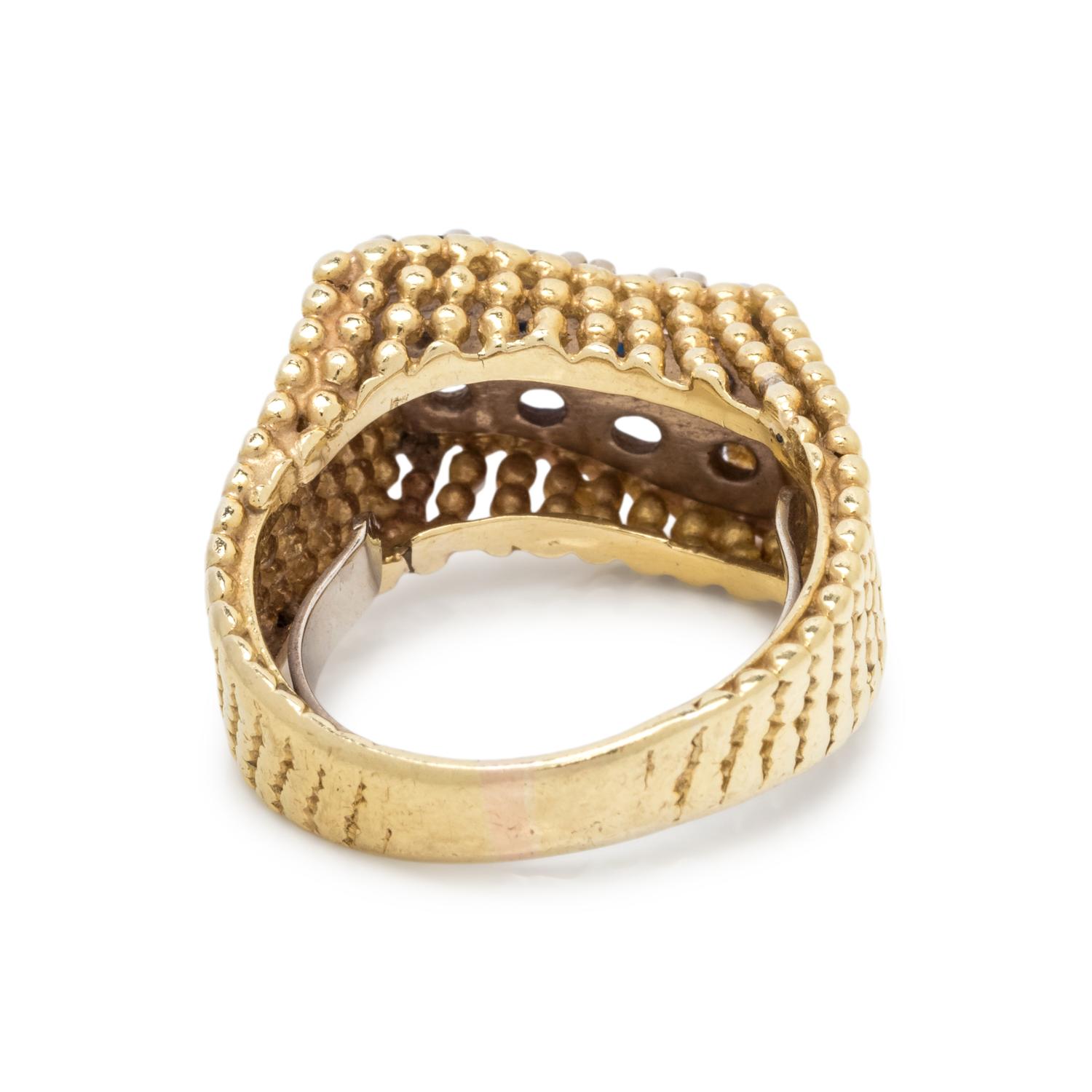 YELLOW GOLD, DIAMOND AND SAPPHIRE RING