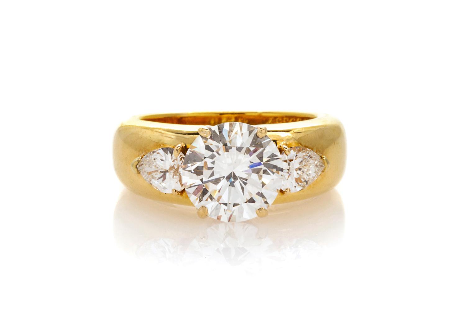 An 18 Karat Yellow Gold and Diamond Ring, Van Cleef & Arpels, 7.20 dwts.