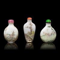 Twenty-One Chinese Snuff Bottles, 19th-Early 20th Century — 晚清-民國 各式鼻烟壺一組二十一只