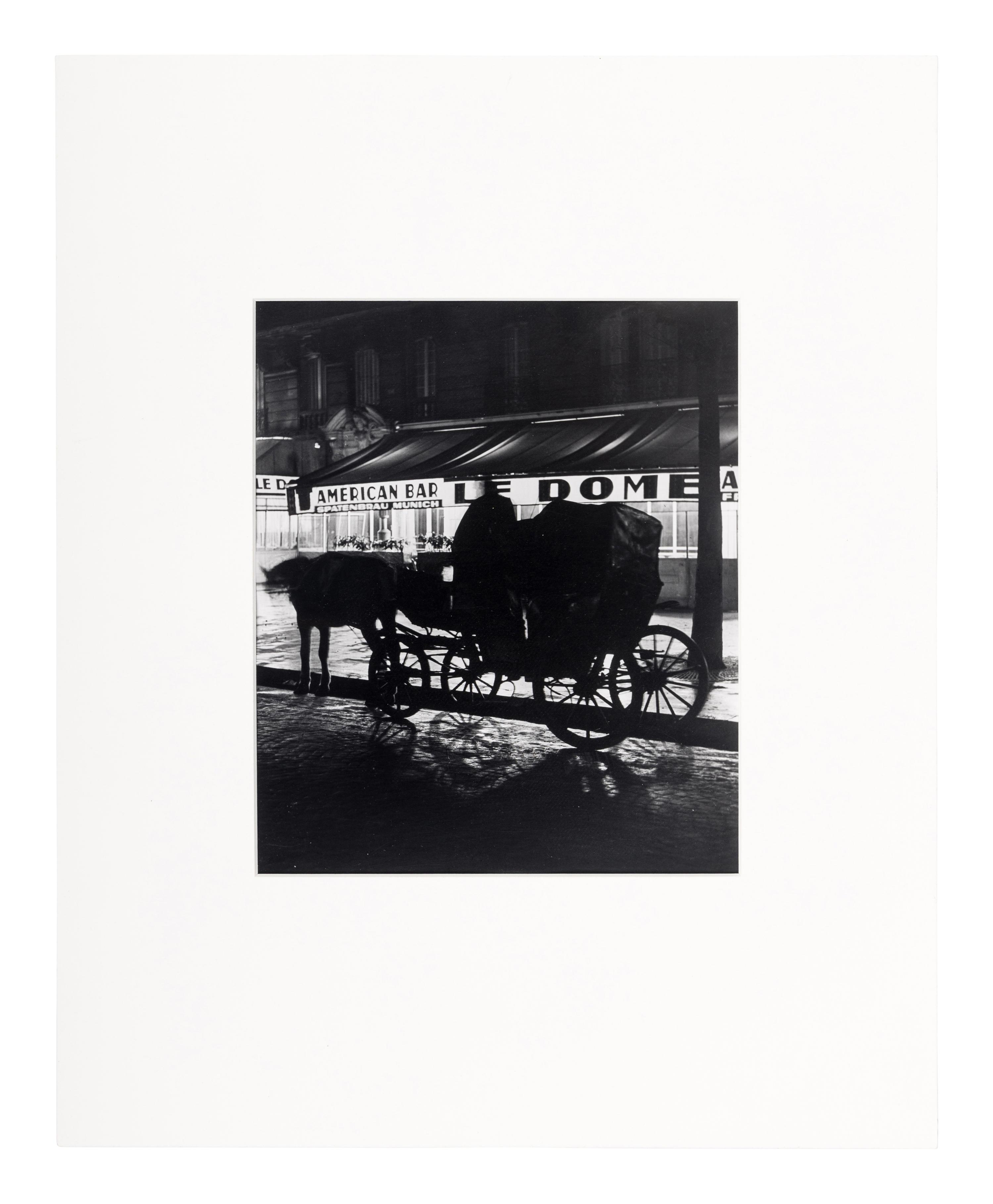 Brassaï (1899-1984) Un Fiacre devant Café du Dôme, Montparnasse, 1931-1932