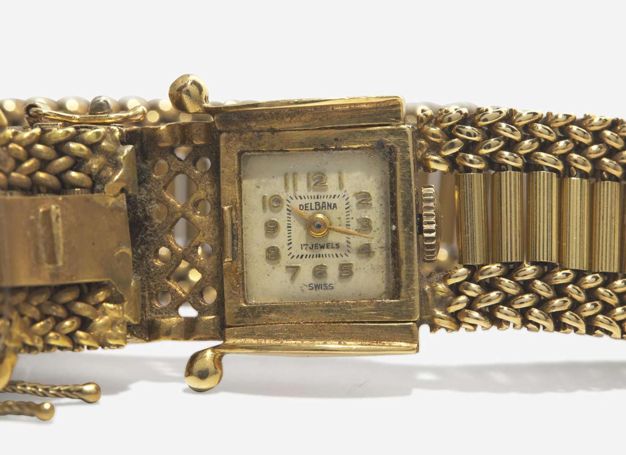 A Three-Piece Set of 14K Yellow Gold Victorian Jewelry