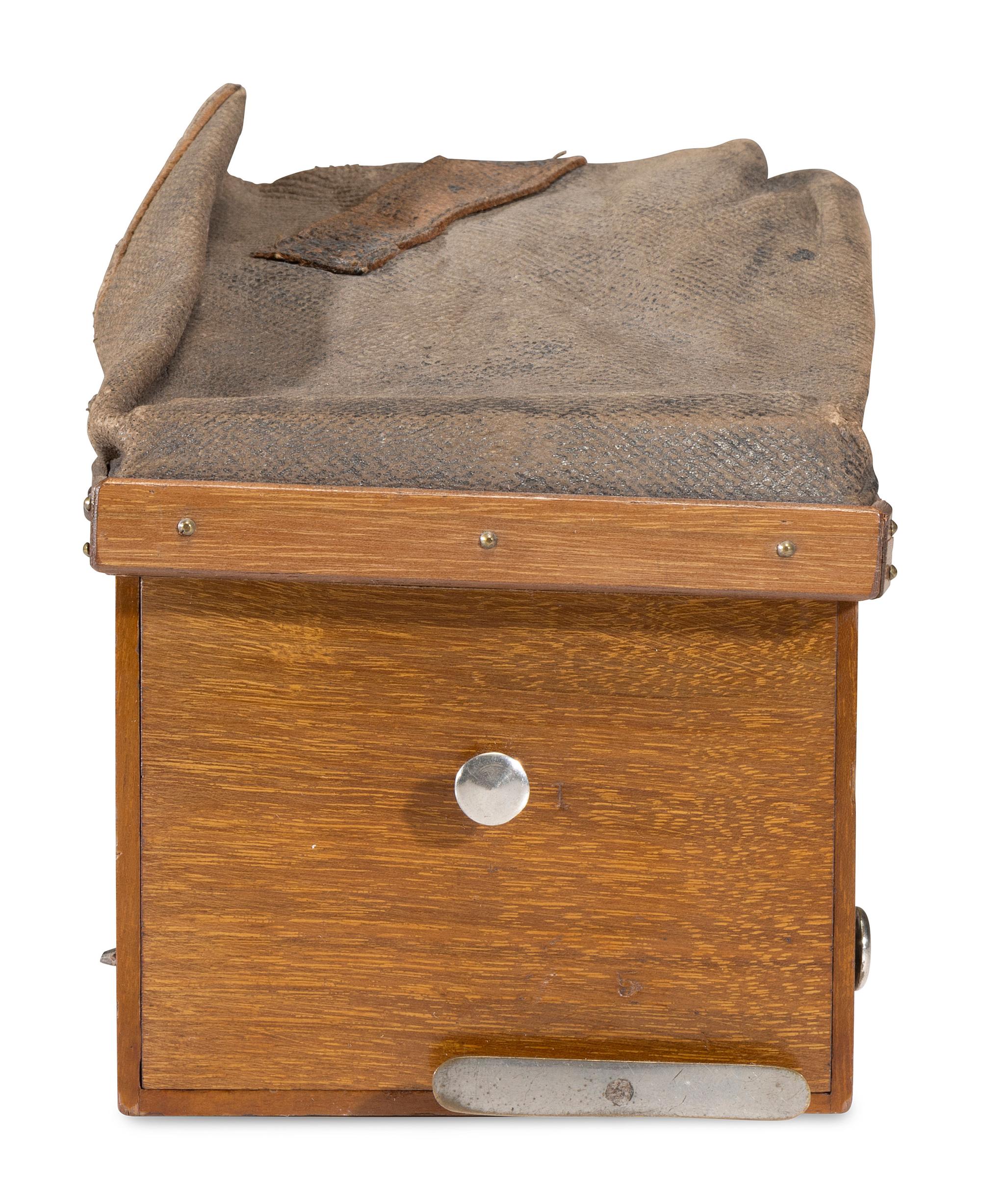 [EARLY PHOTOGRAPHY]. Detective Magazine camera. Stirn, Berlin, 1891.
