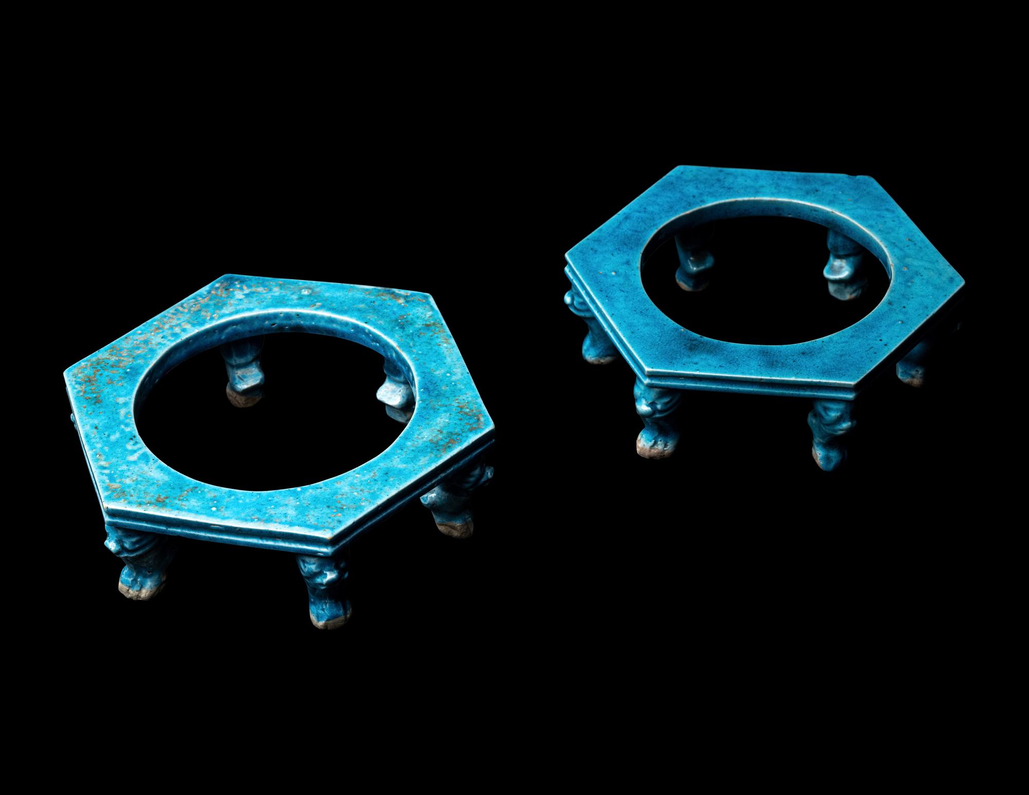 A Pair of Chinese Turquoise Glazed Hexagonal Porcelain Vase Stands, Kangxi Period 清康熙 松石釉六方瓷瓶座