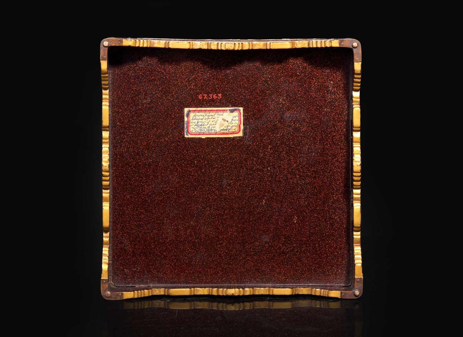 A finely executed Japanese mother of pearl-inlaid lacquer scholar's tray, Edo/early Meiji period 日本嵌貝母漆托盤 江戶至明治早