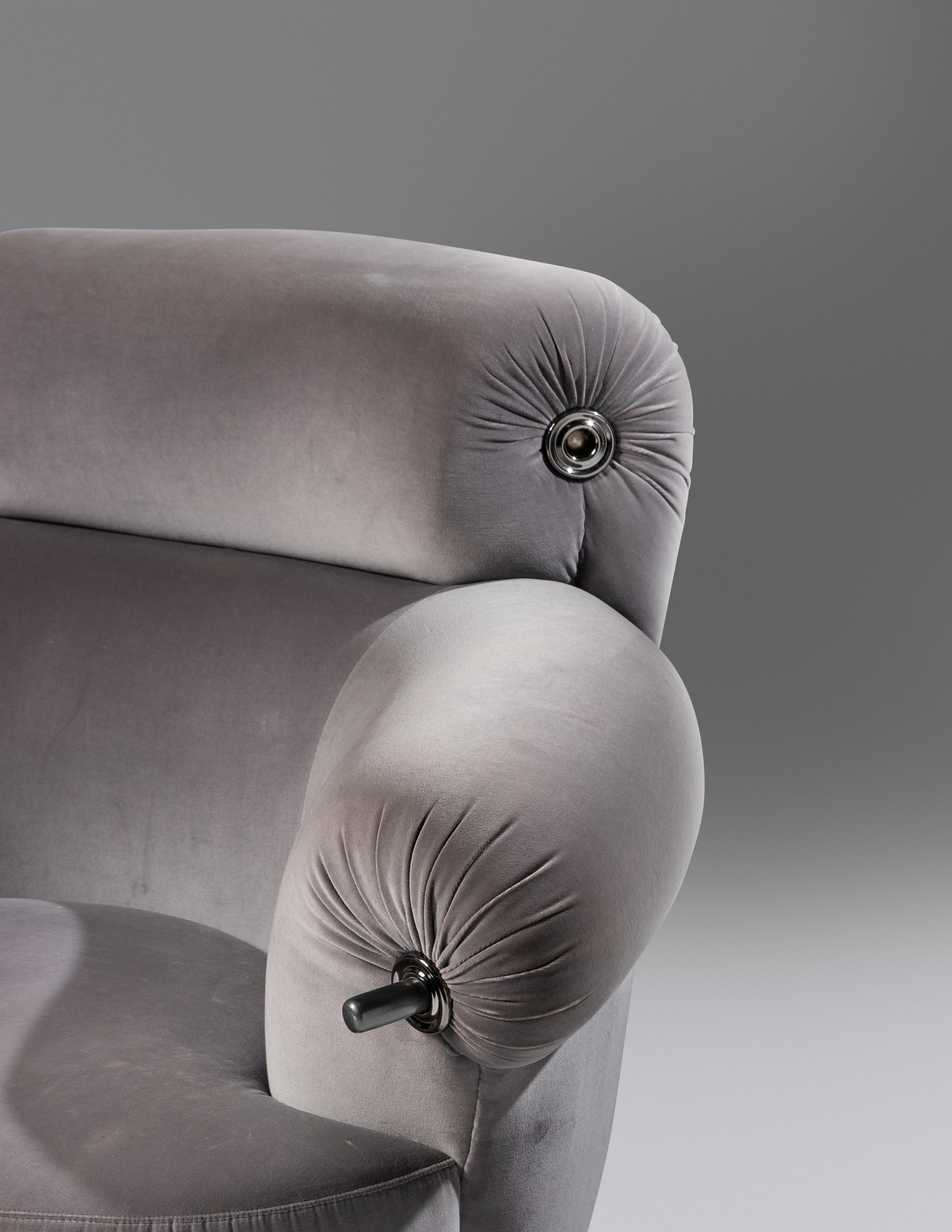 Toro Lounge Chair Azucena, Italy