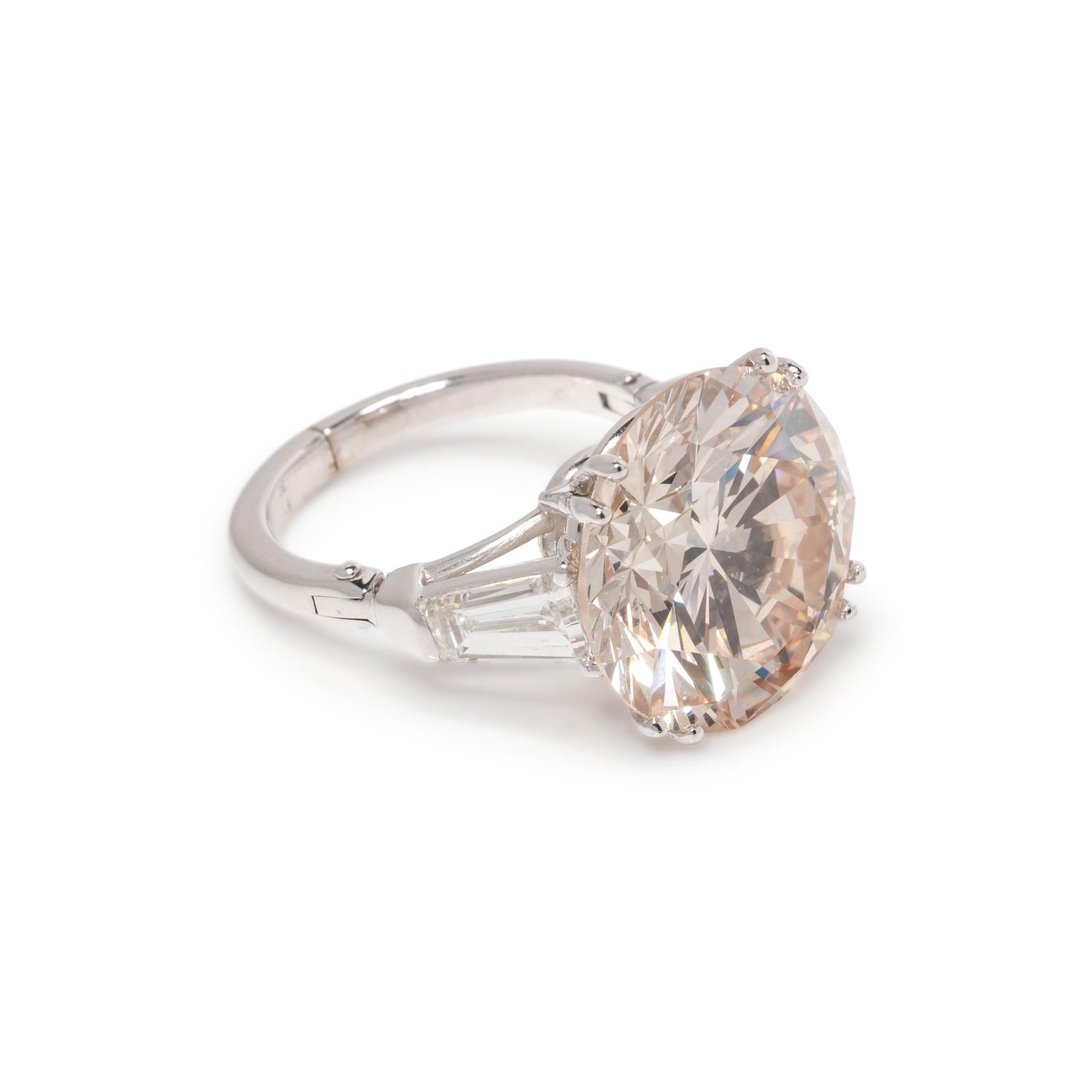 DIAMOND RING