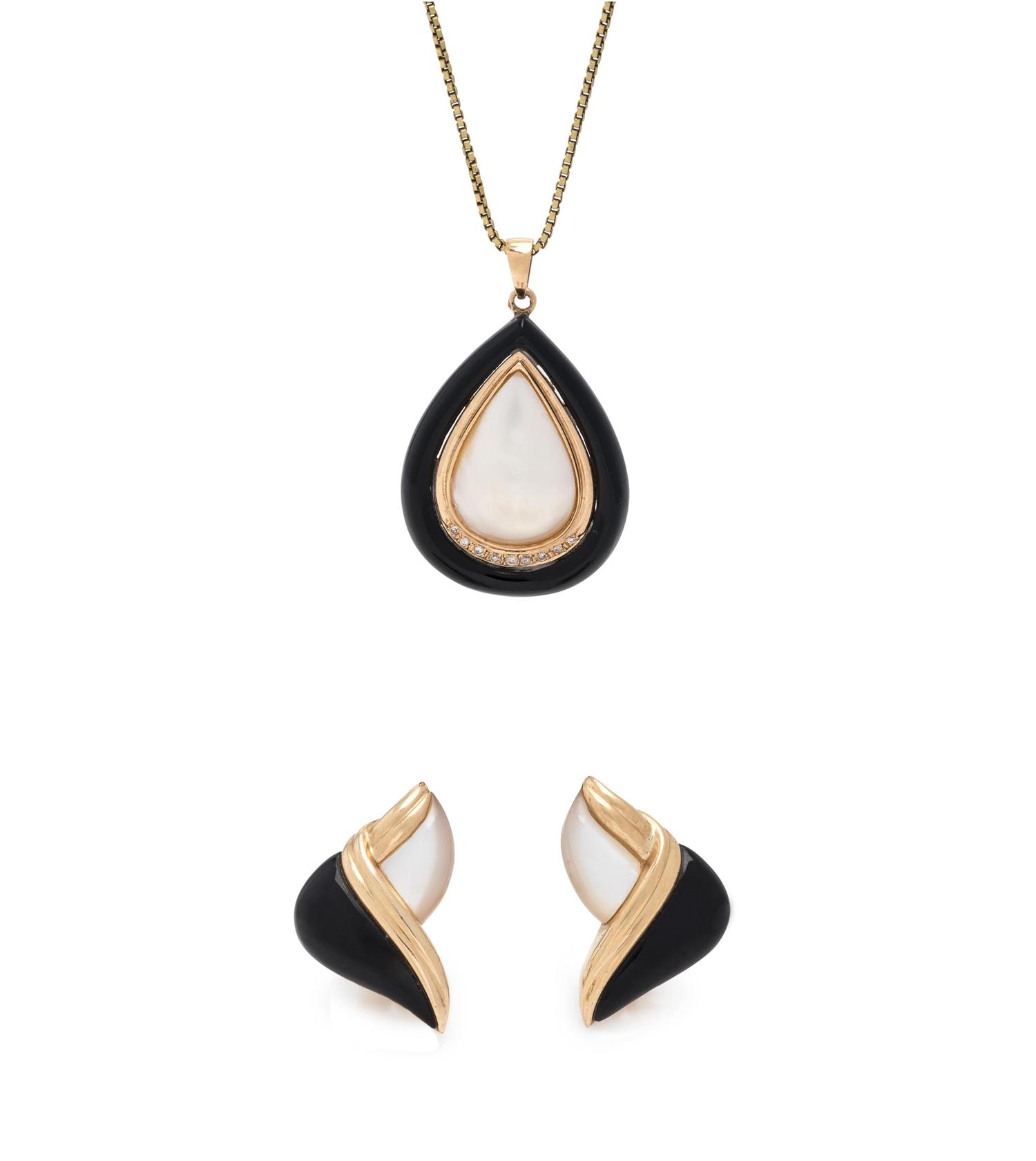 COLLECTION OF ONYX JEWELRY