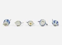 Group of five Chinese porcelain small ewers and teapots, Kangxi period 青花外銷瓷茶壺執壺五件 清 康熙