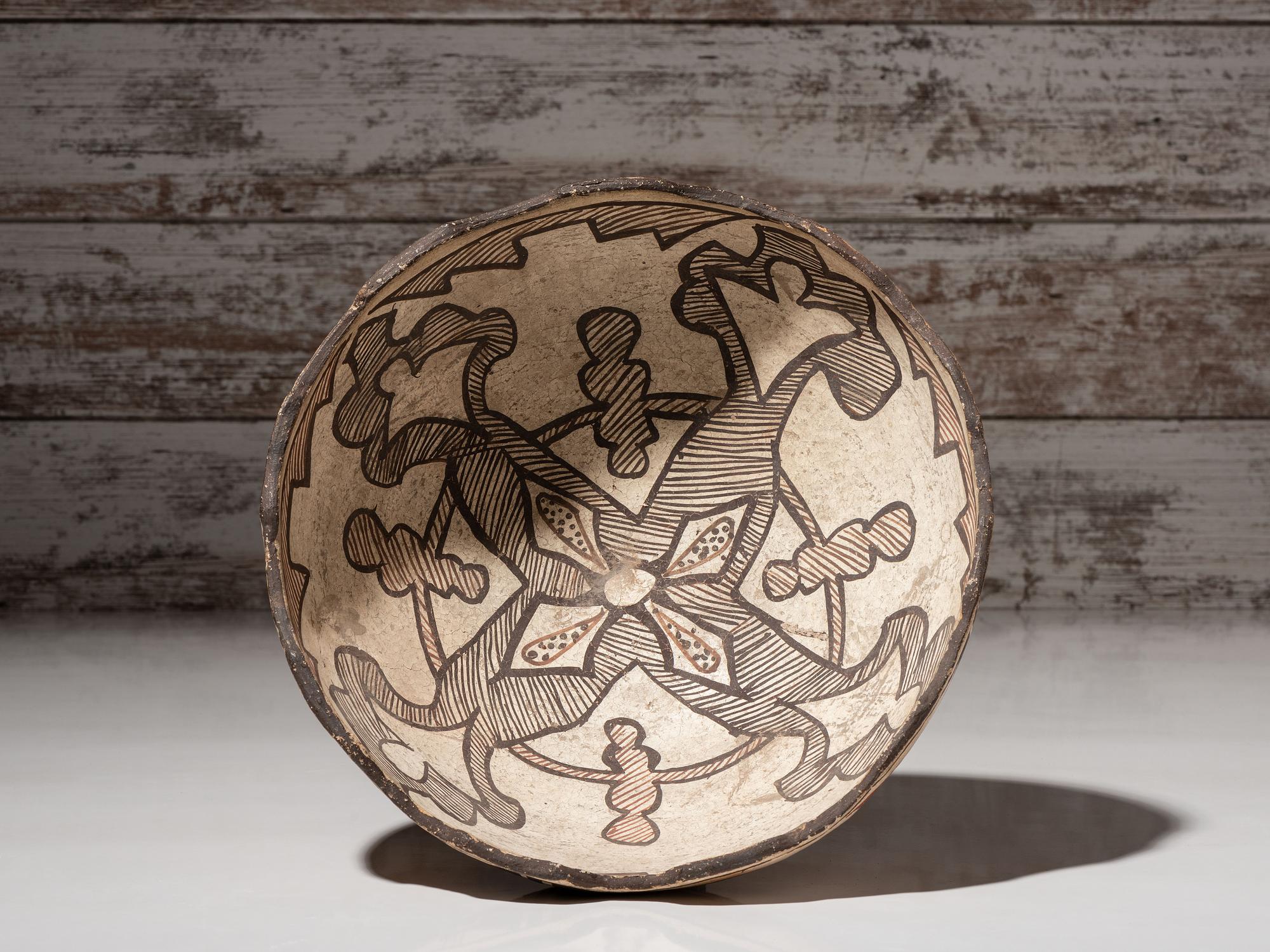 Zuni Polychrome Bowl, with Scalloped Rim