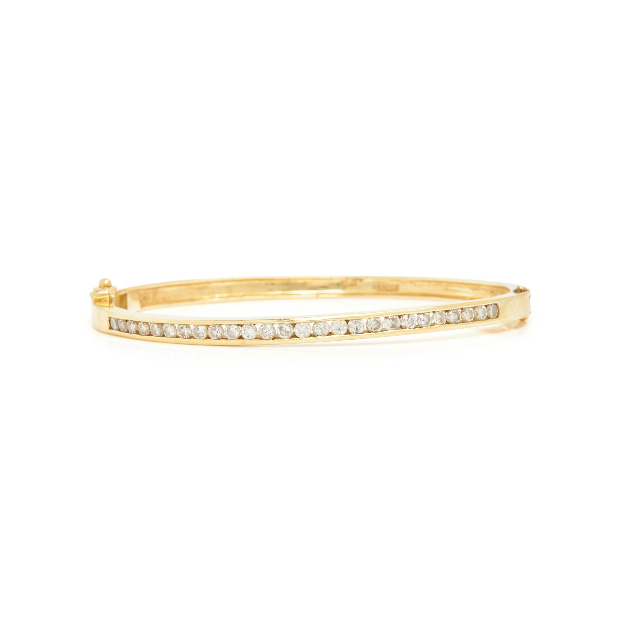 YELLOW GOLD AND DIAMOND BANGLE BRACELET