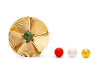 A 14 Karat Yellow Gold Convertible Brooch,