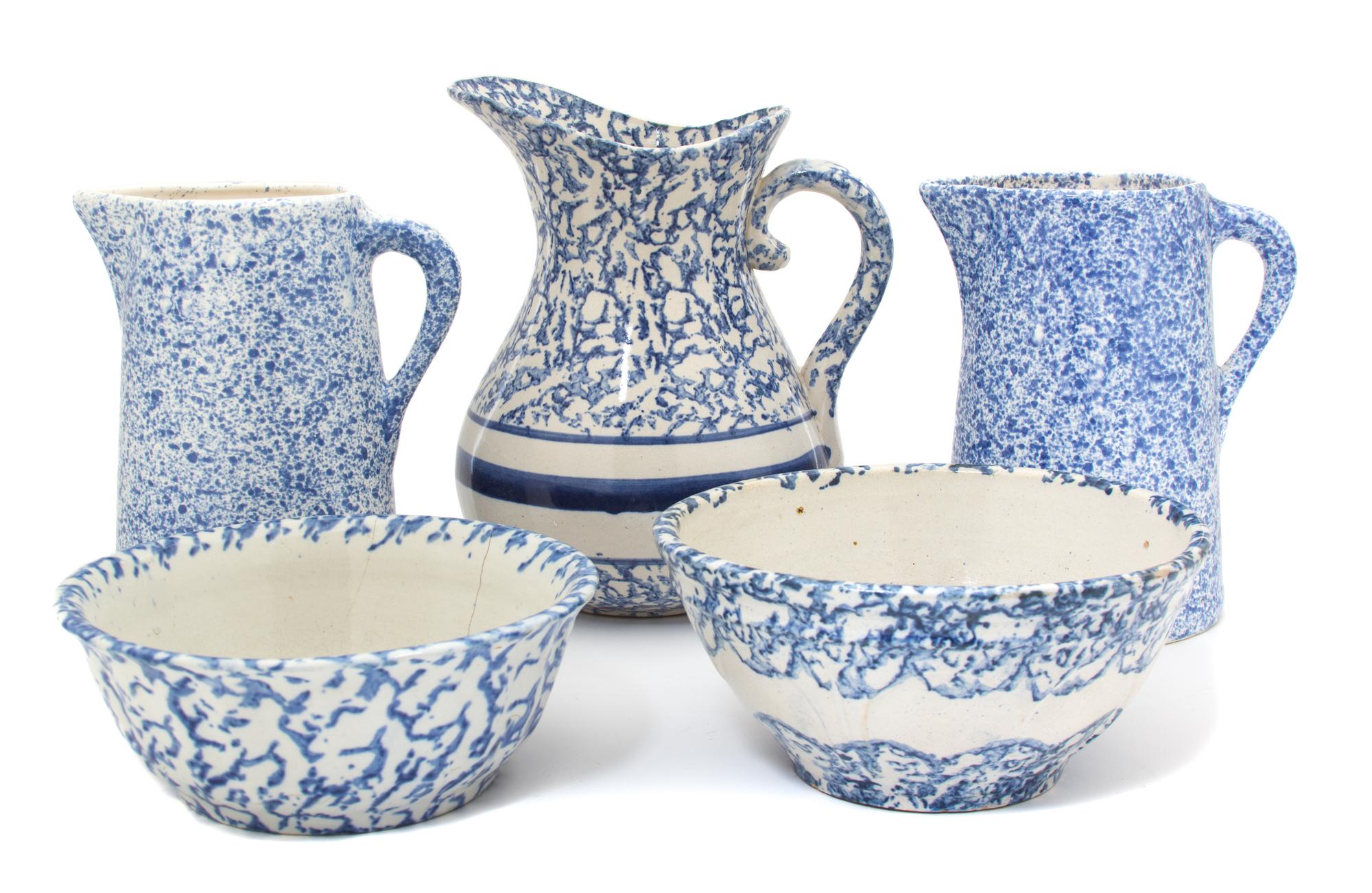 Five Spongeware Articles Height of tallest 11 1/2 inches. — 20TH CENTURY