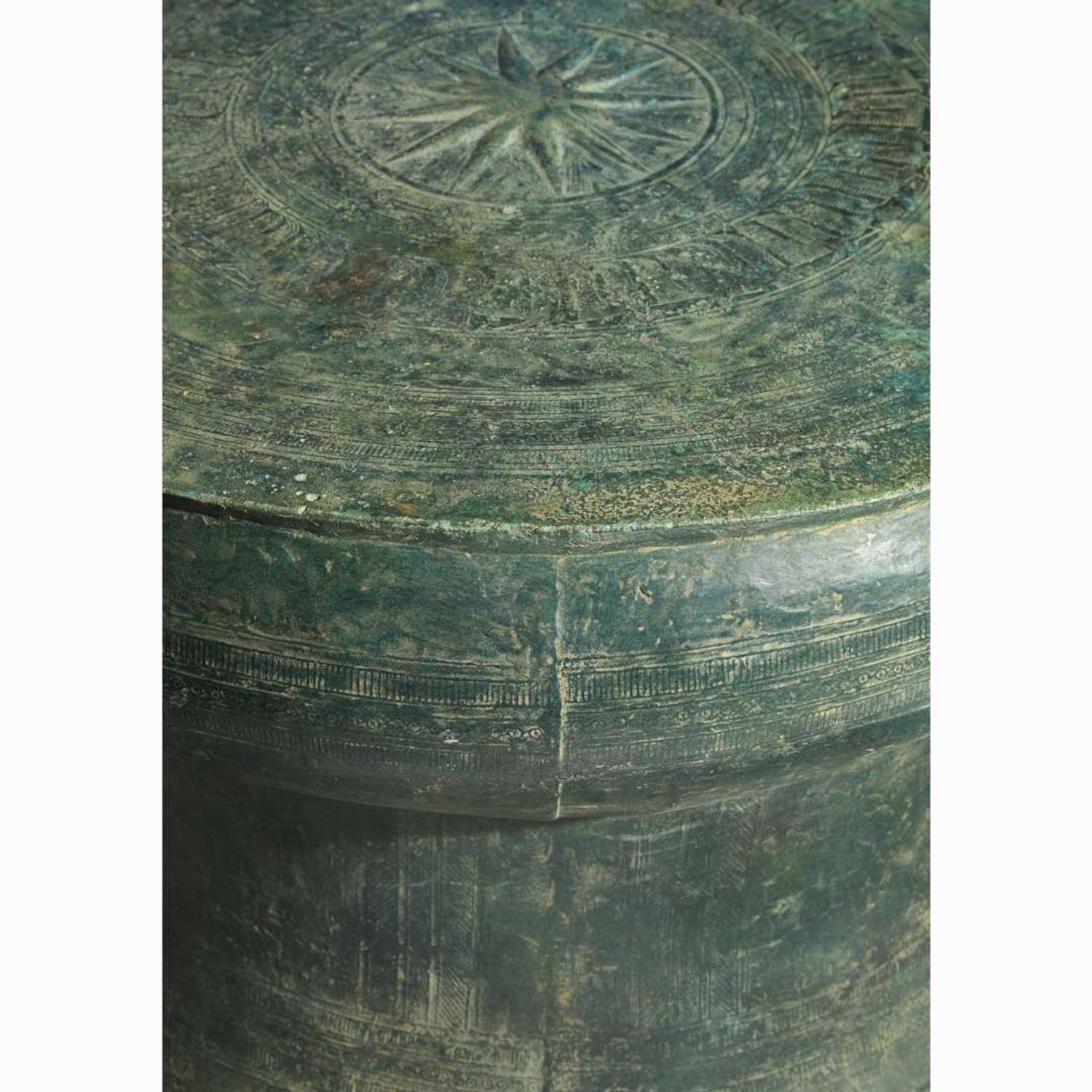 A rare and unusually large Vietnamese bronze drum, Heger type I style 越南青銅大鼓 Dong Son Culture, circa 500 to 300 B.C. ???? ???500????300?