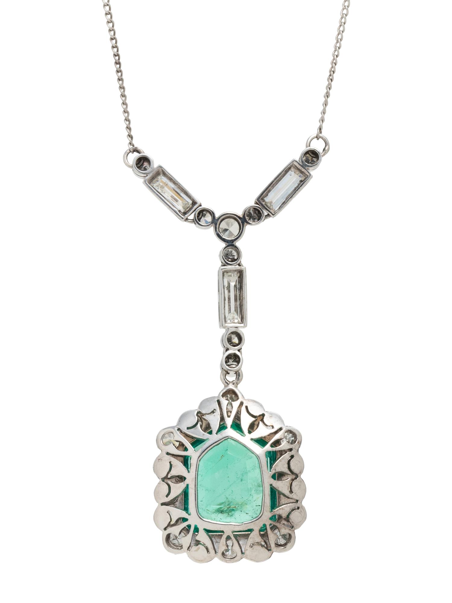 EMERALD AND DIAMOND NECKLACE