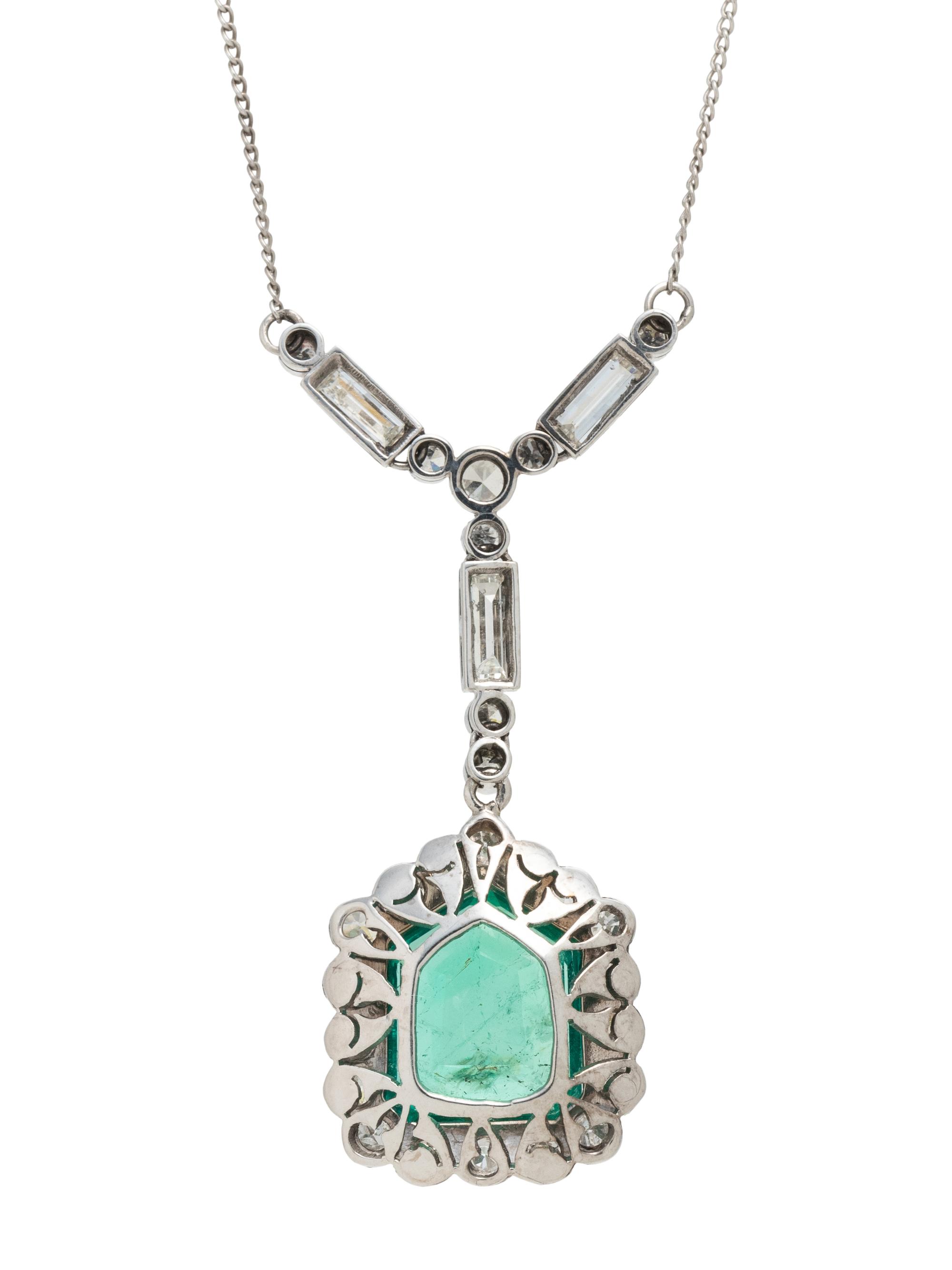 EMERALD AND DIAMOND NECKLACE