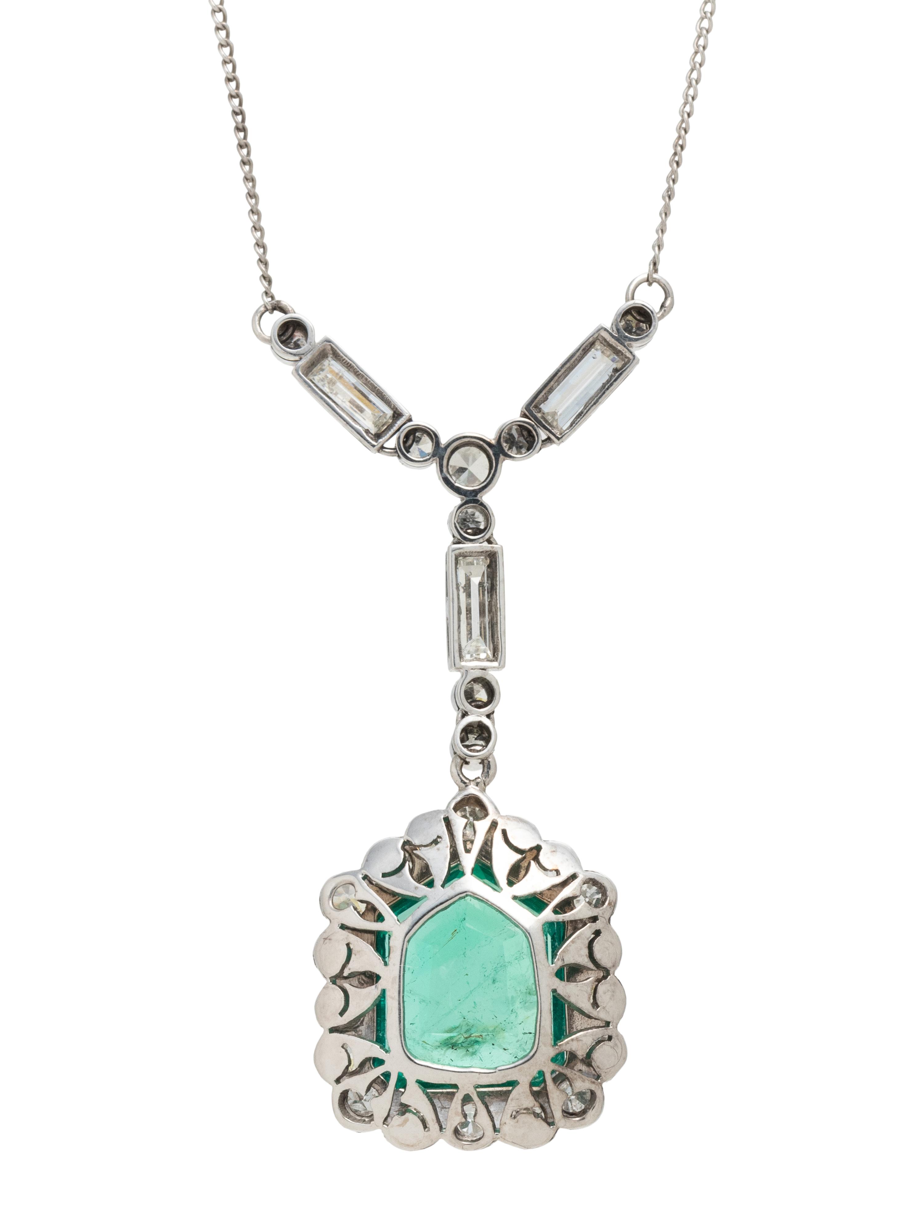 EMERALD AND DIAMOND NECKLACE