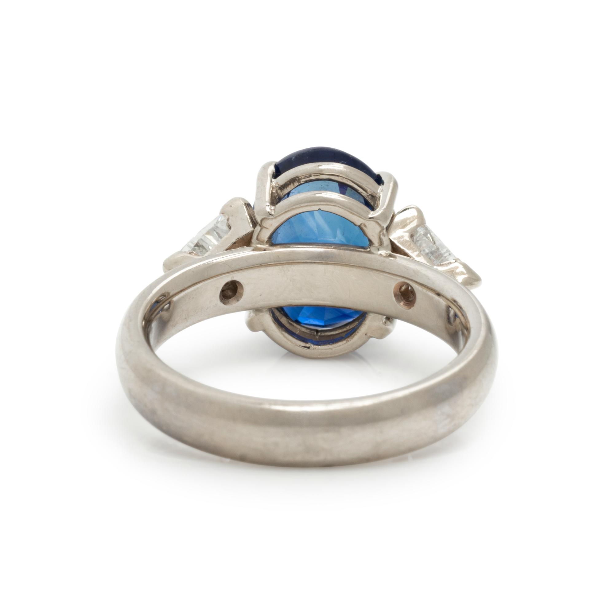 SAPPHIRE AND DIAMOND RING