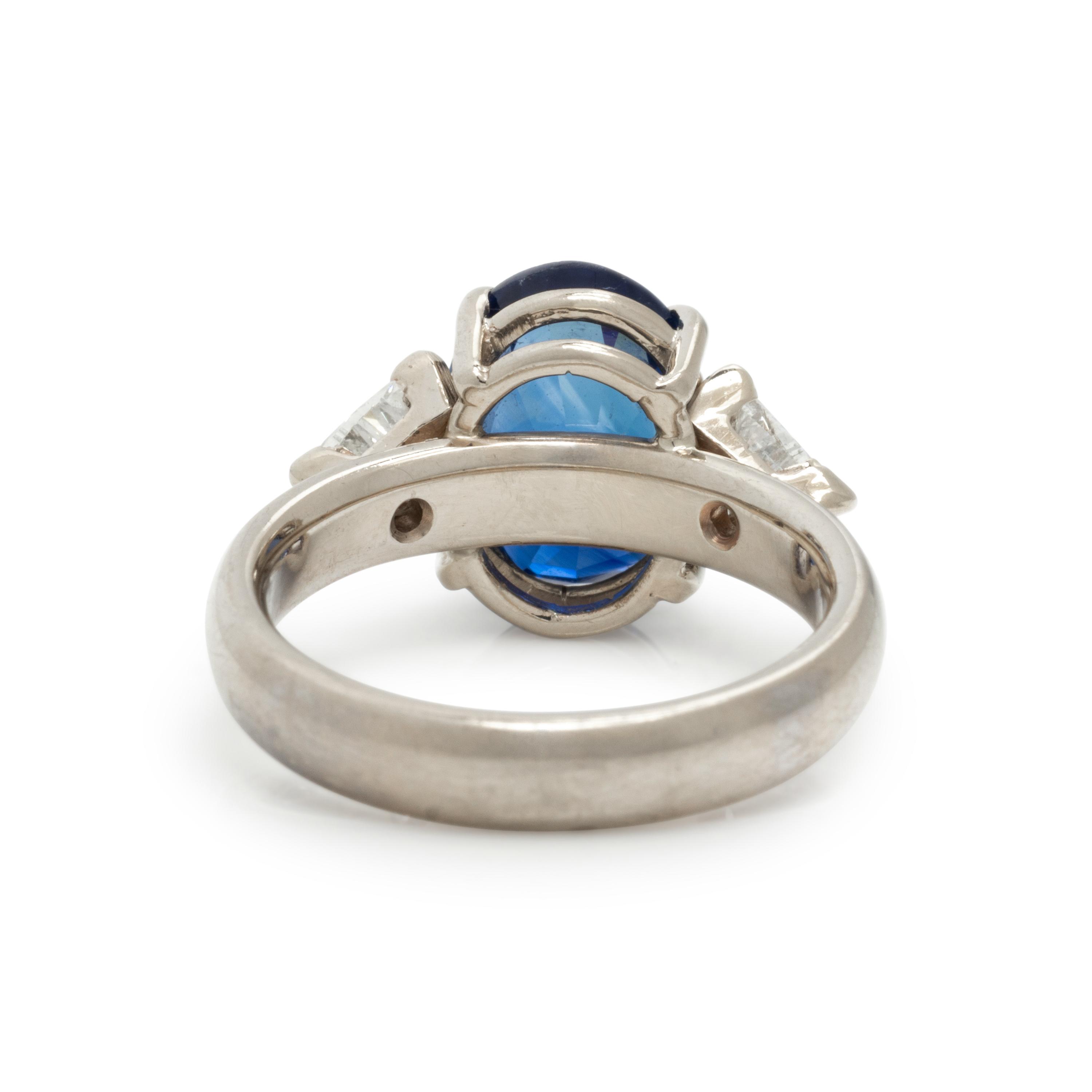 SAPPHIRE AND DIAMOND RING