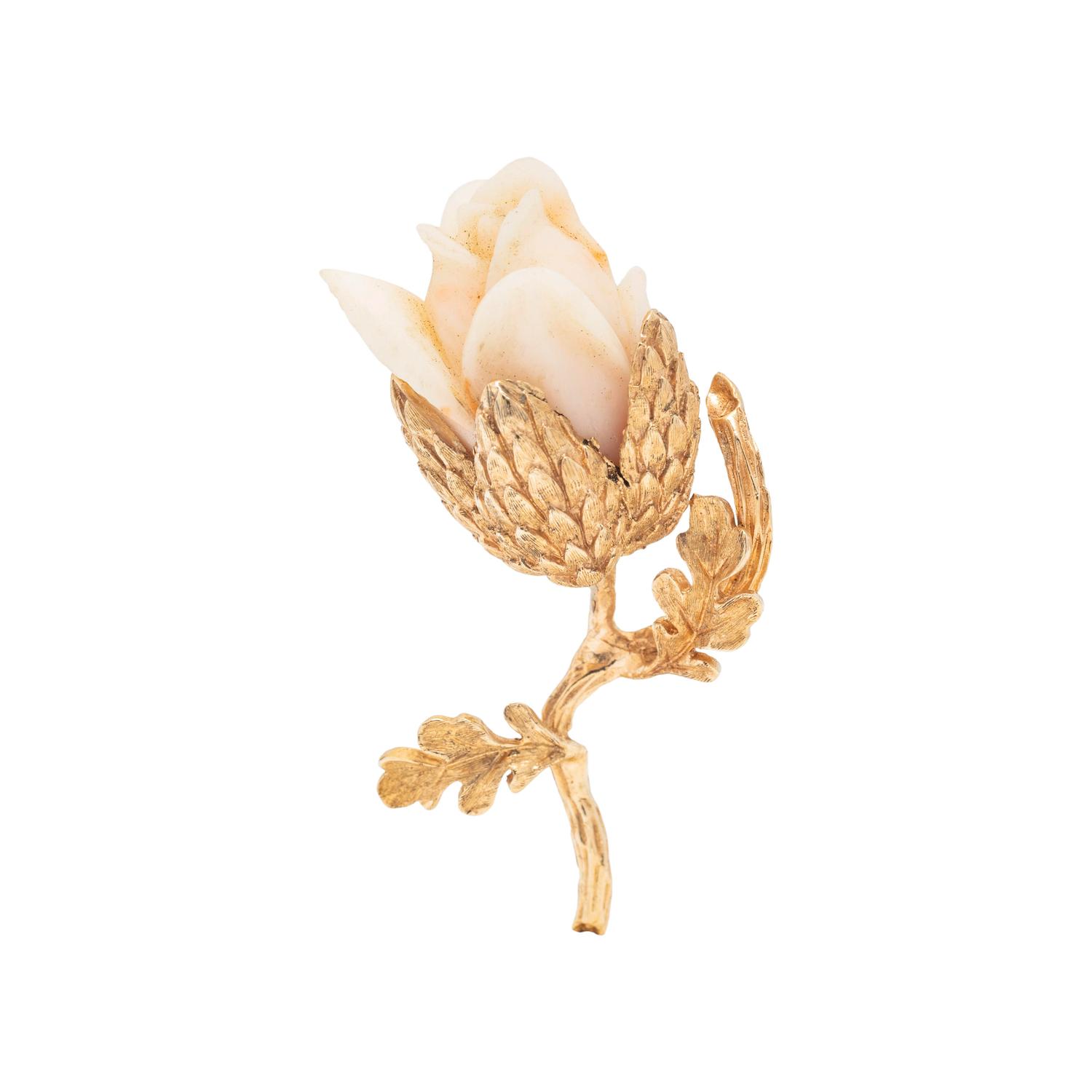 YELLOW GOLD AND ANGEL SKIN CORAL ROSE BROOCH