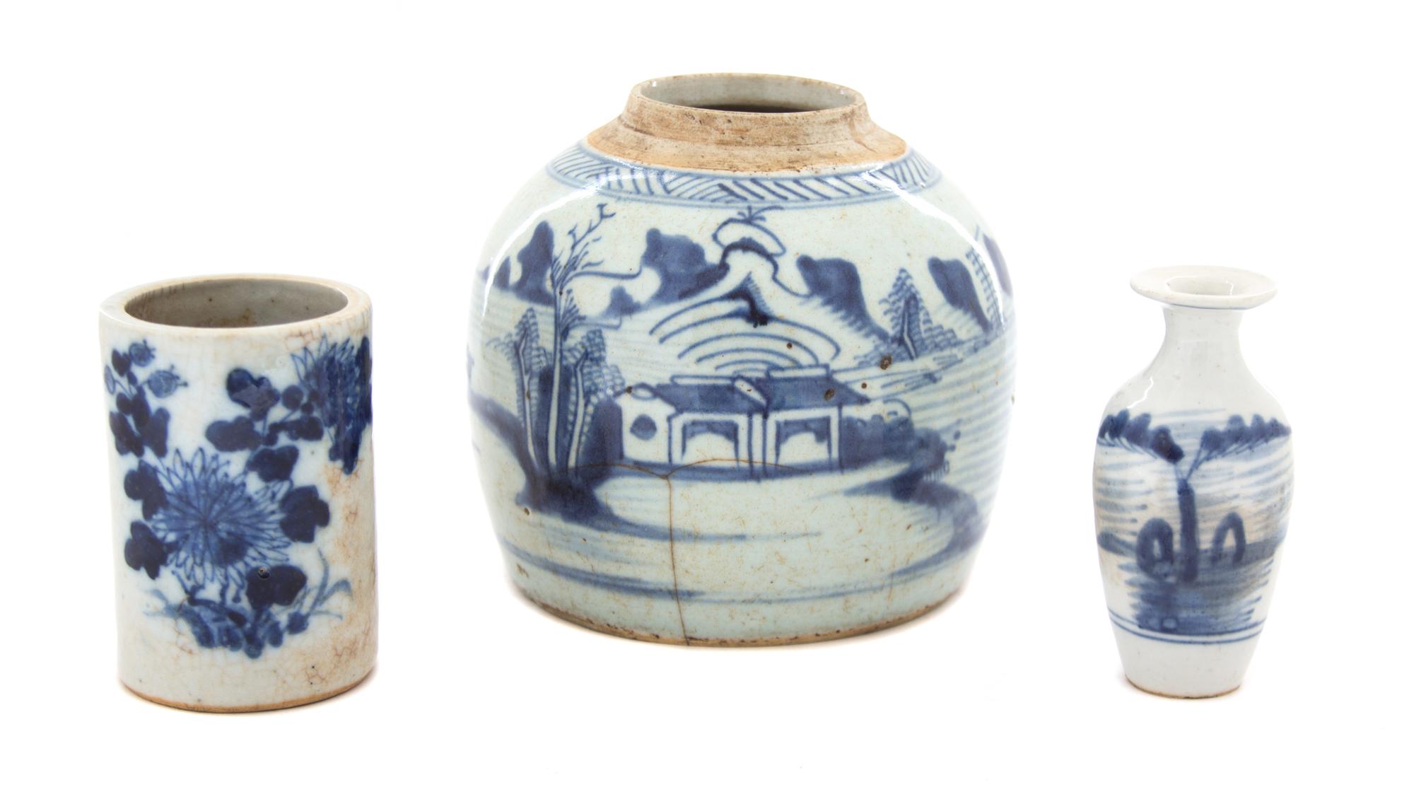 Three Chinese Export Porcelain Pots Height of taller 6 inches. — 19TH CENTURY