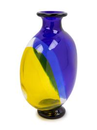 A Venni School Footed Glass Vase