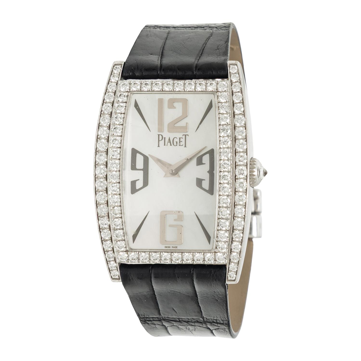 PIAGET, REF. P10266 'LIMELIGHT GALA TONNEAU' 18K WHITE GOLD WATCH WITH DIAMOND BEZEL AND MOTHER-OF-PEARL DIAL