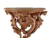 A Northern European Oak Wall Bracket